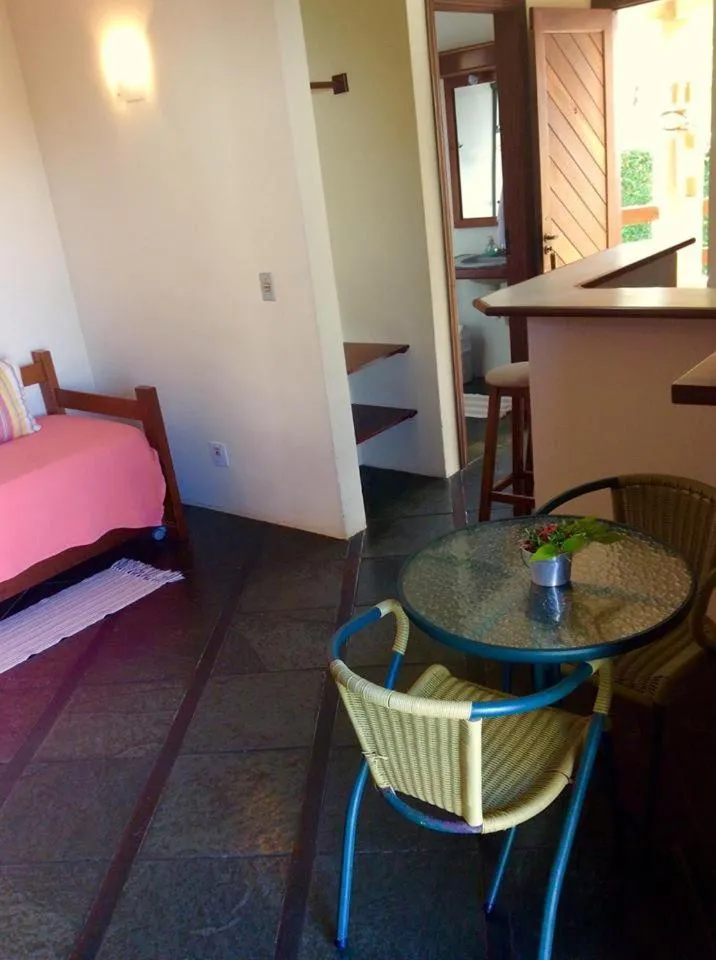 Dining area, Bed in Pousada Refugio Port Sahy