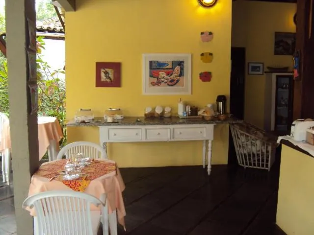 Restaurant/places to eat in Pousada Refugio Port Sahy