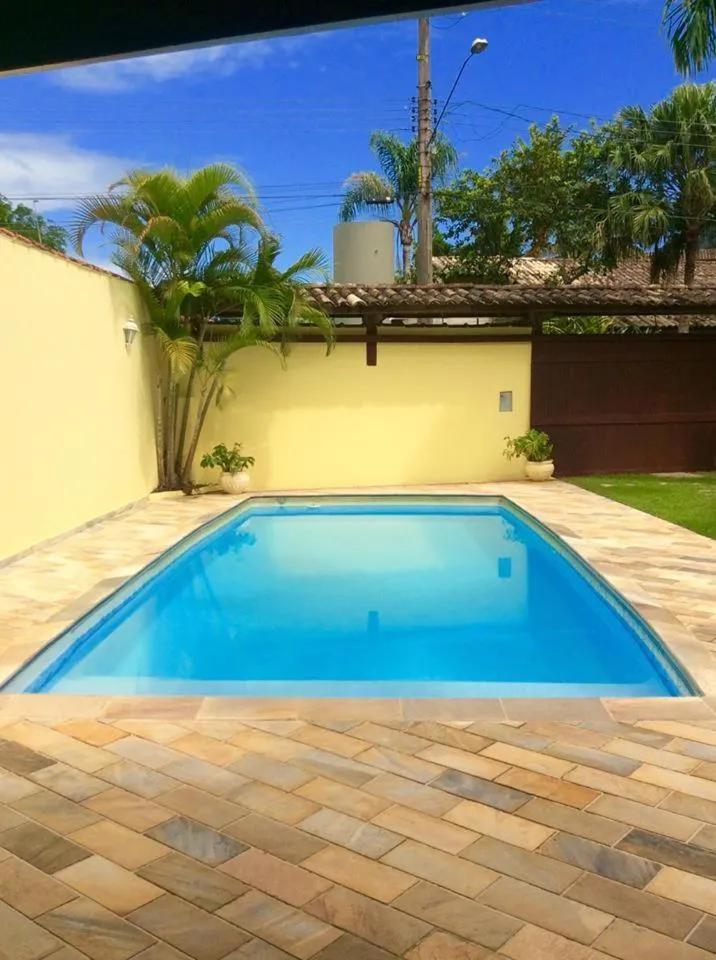 Pool view in Pousada Refugio Port Sahy