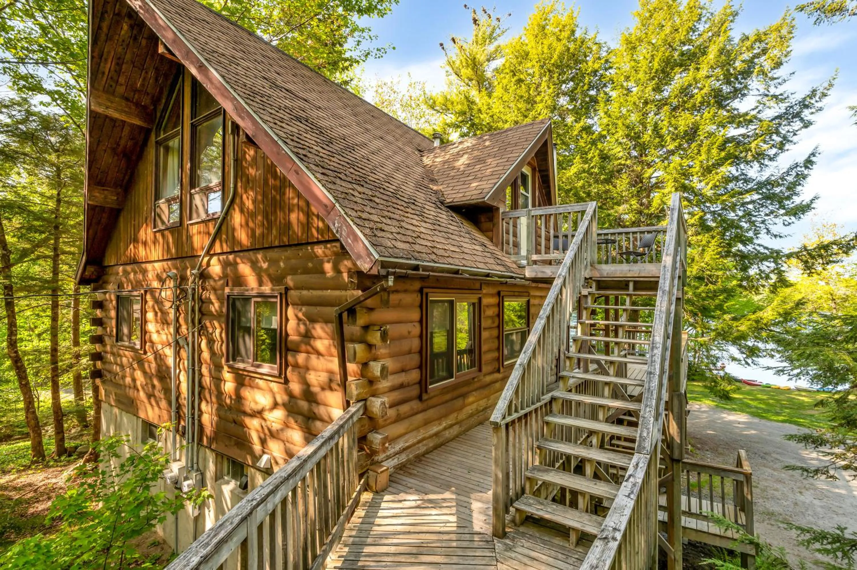 Balcony/Terrace in Mersey River Chalets a nature retreat
