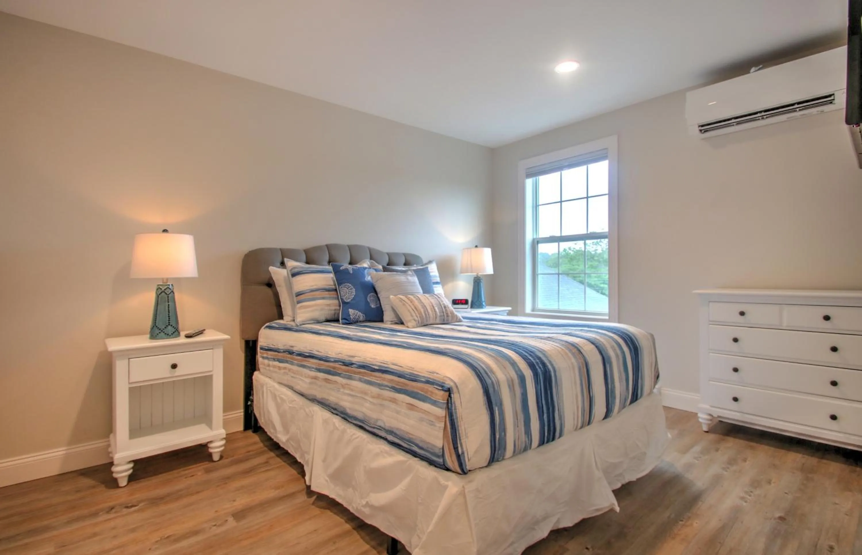 Bedroom, Bed in Atlantic Ocean Suites