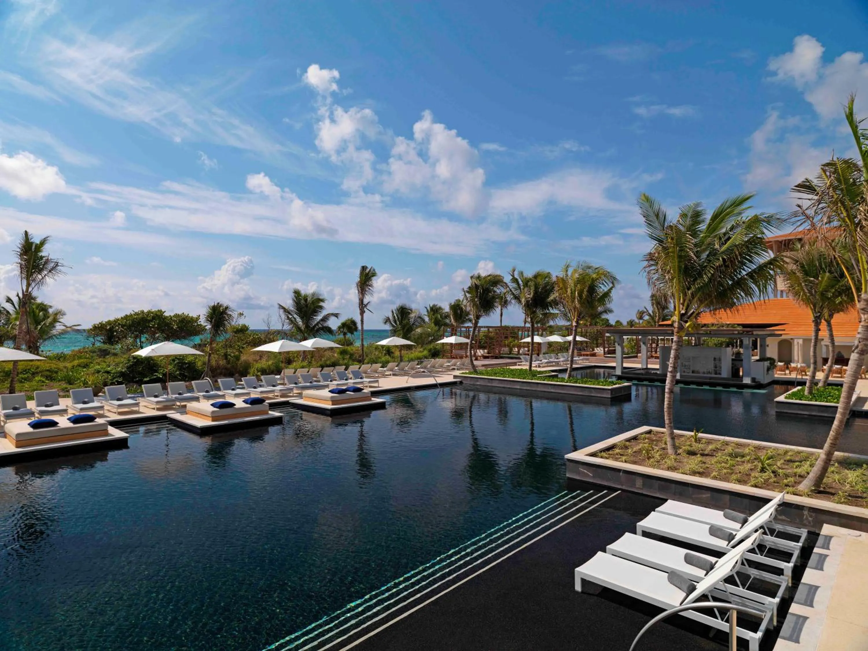 Swimming pool in Unico Hotel Riviera Maya Adults Only