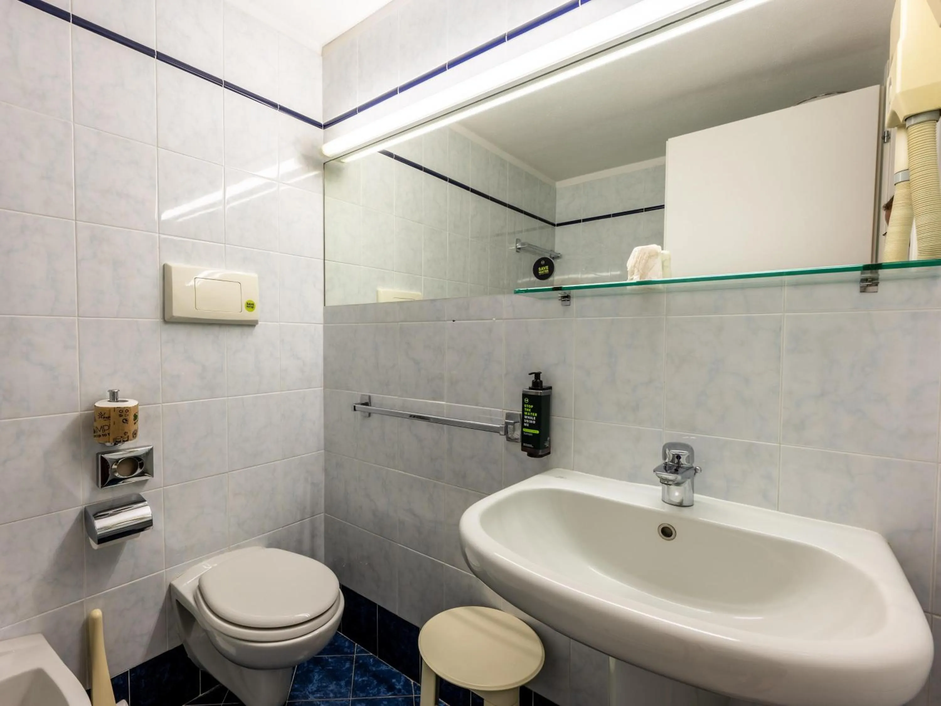 Bathroom in B&B Hotel Borgaro Torinese