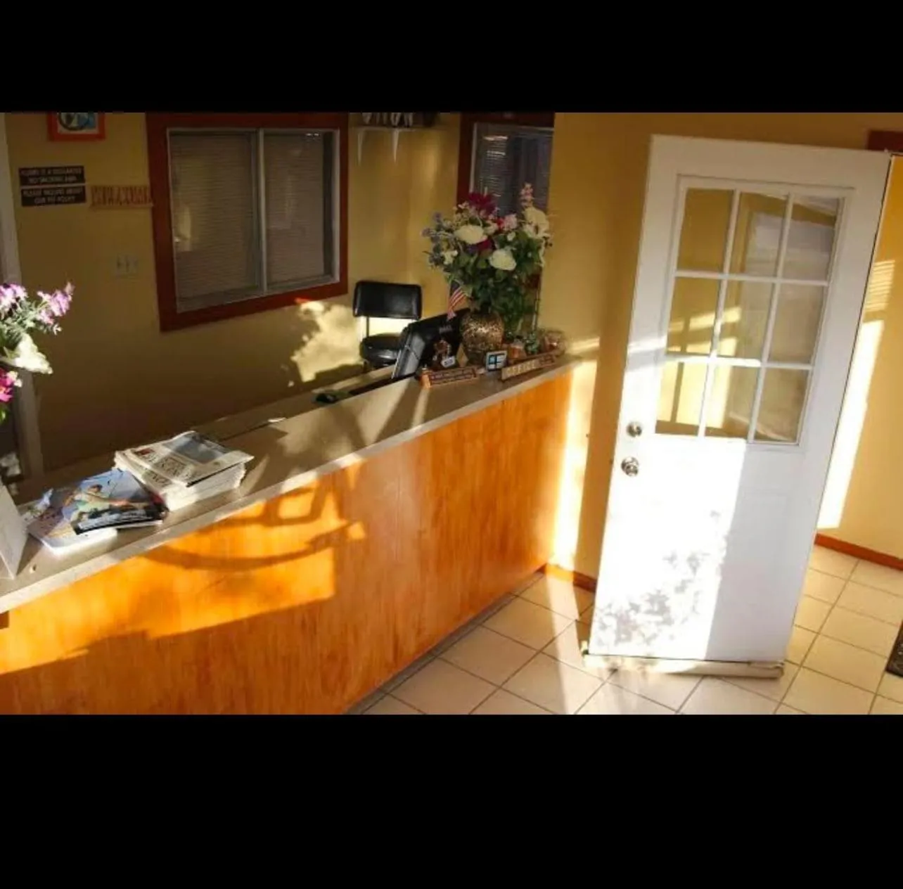 Lobby or reception in Lakeside inn & suites by OYO Mathis I 37