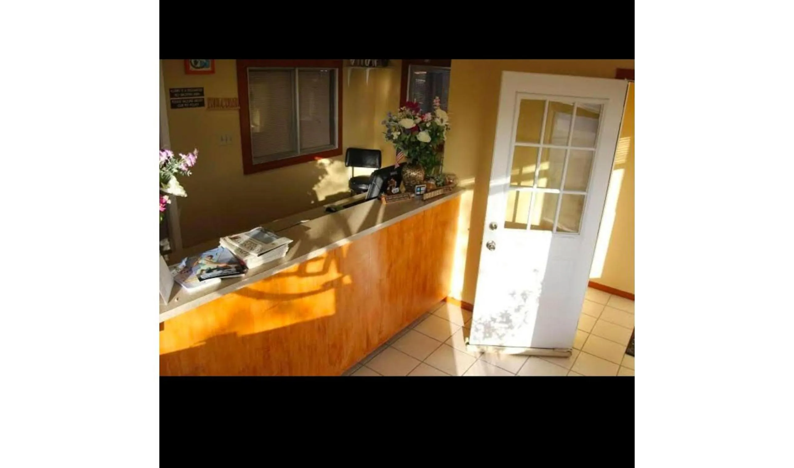 Lobby or reception in Lakeside inn & suites by OYO Mathis I 37