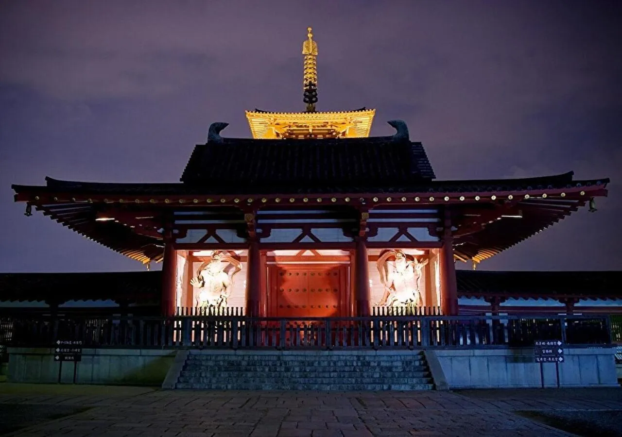 Nearby landmark in Tennouji Crystal Hotel