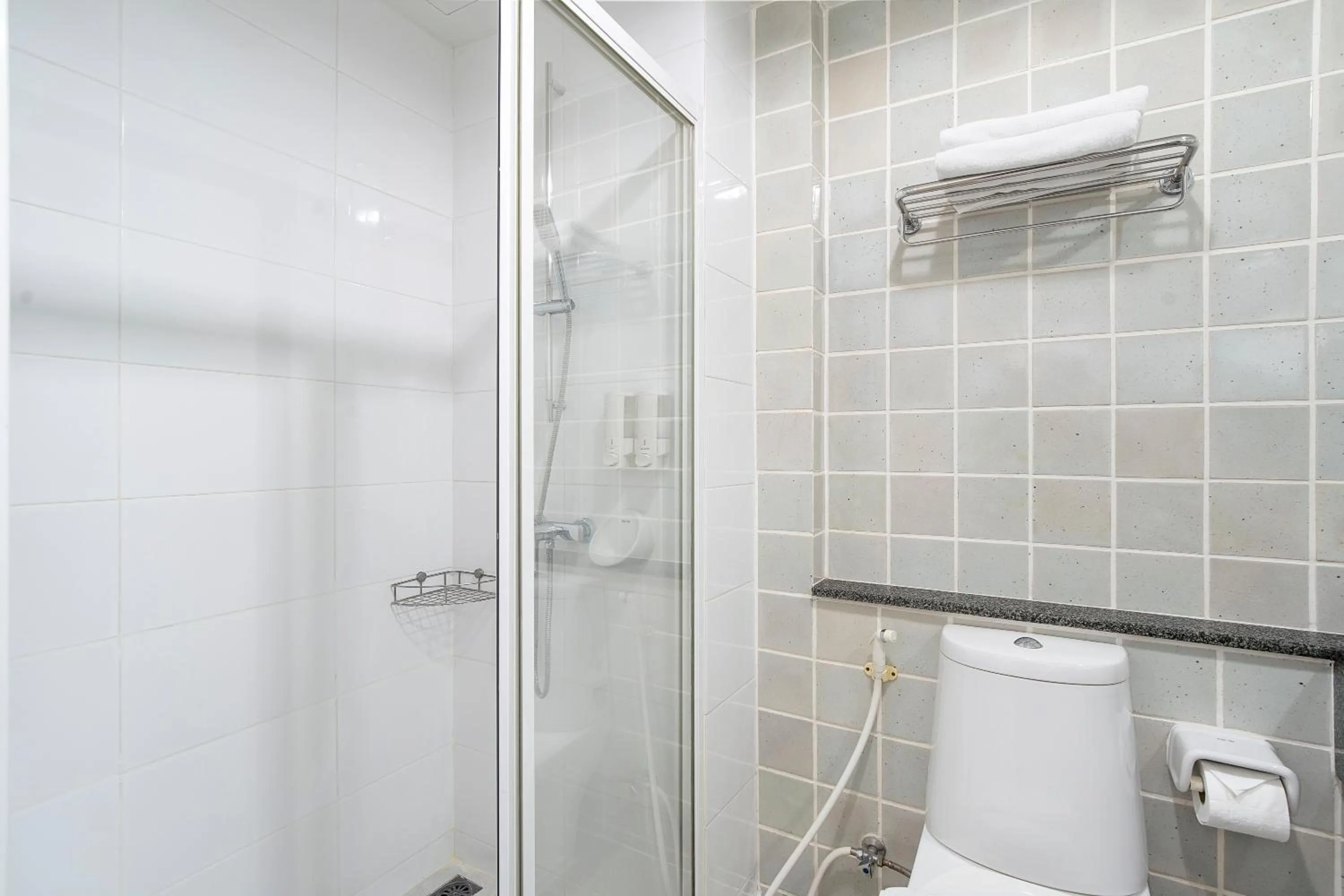 Shower in Bangkok Loft Inn