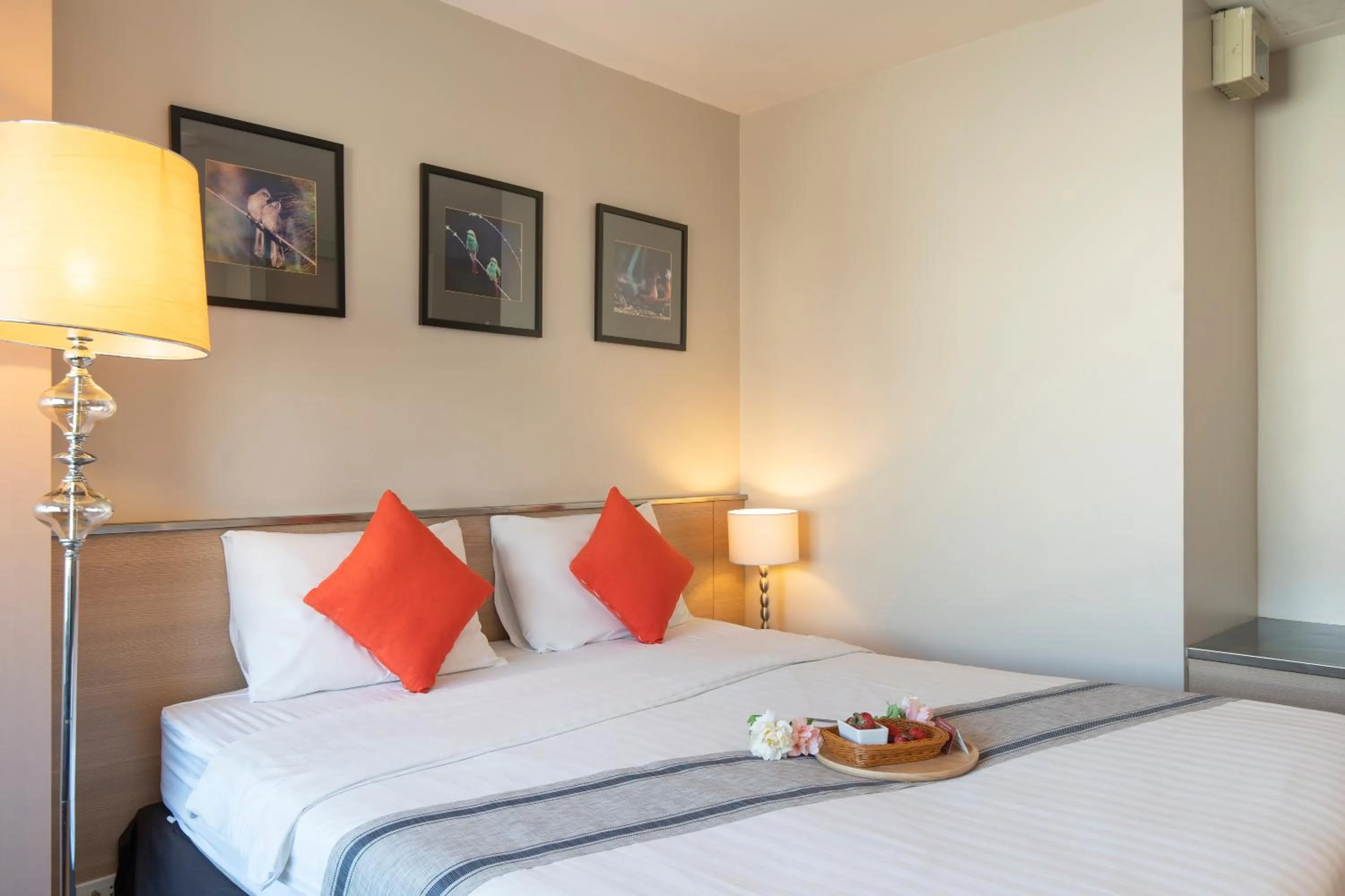 Bedroom, Bed in Bangkok Loft Inn