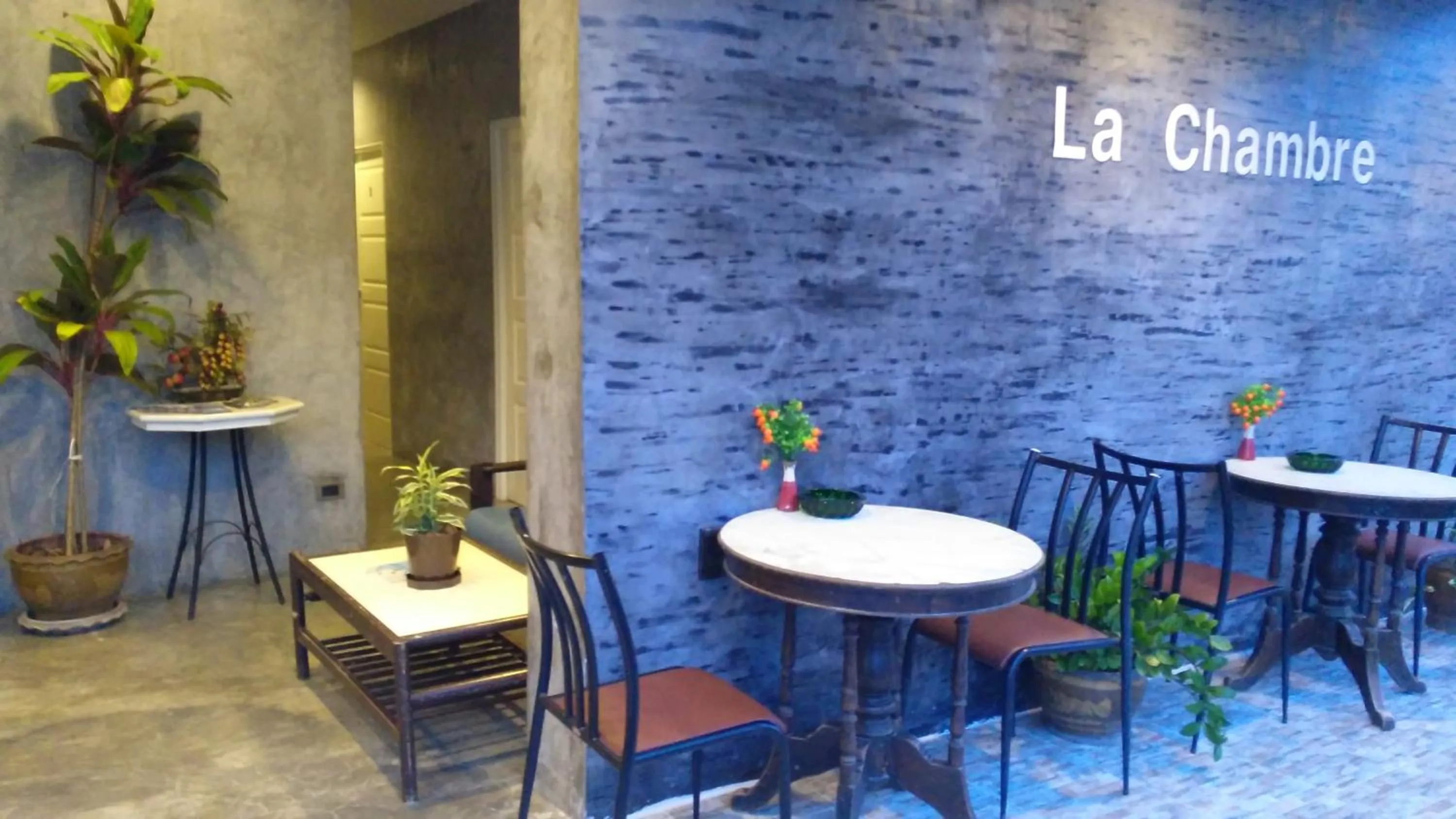 Restaurant/places to eat in La Chambre Boutique @ Ko Lanta