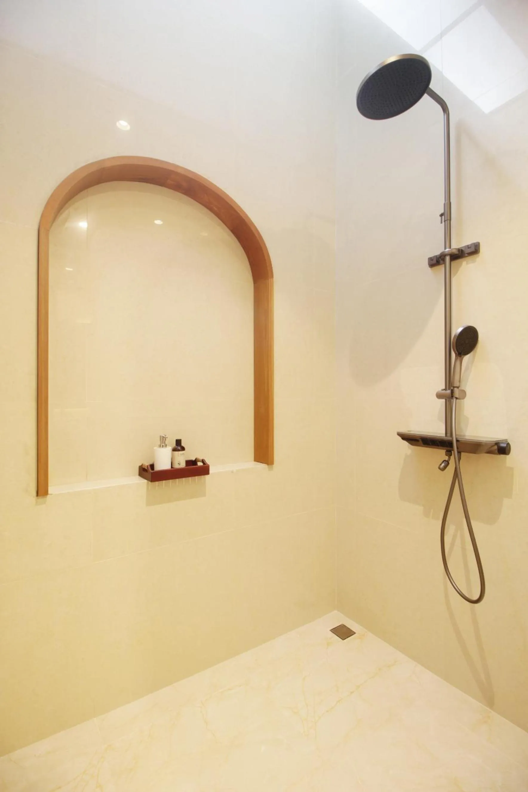 Shower in The Murdha Villa