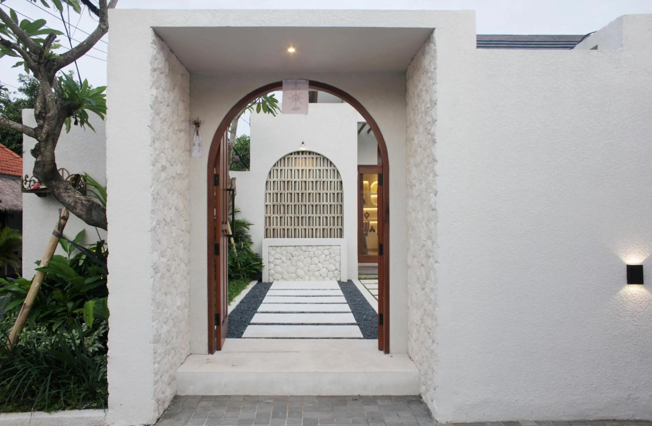 Facade/entrance in The Murdha Villa