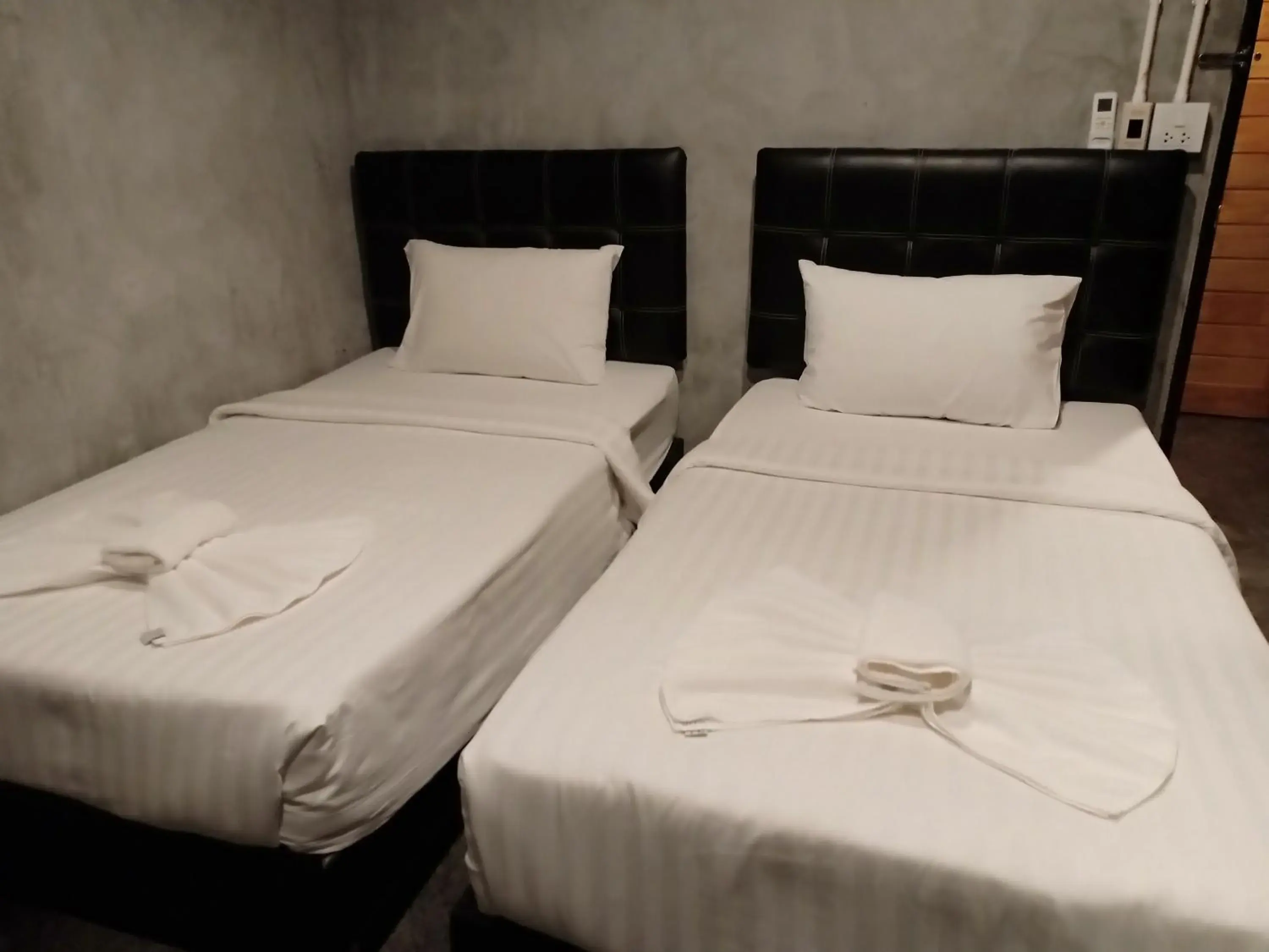 Twin Room in Loftel @ Nakhon Twin Room in Loftel @ Nakhon