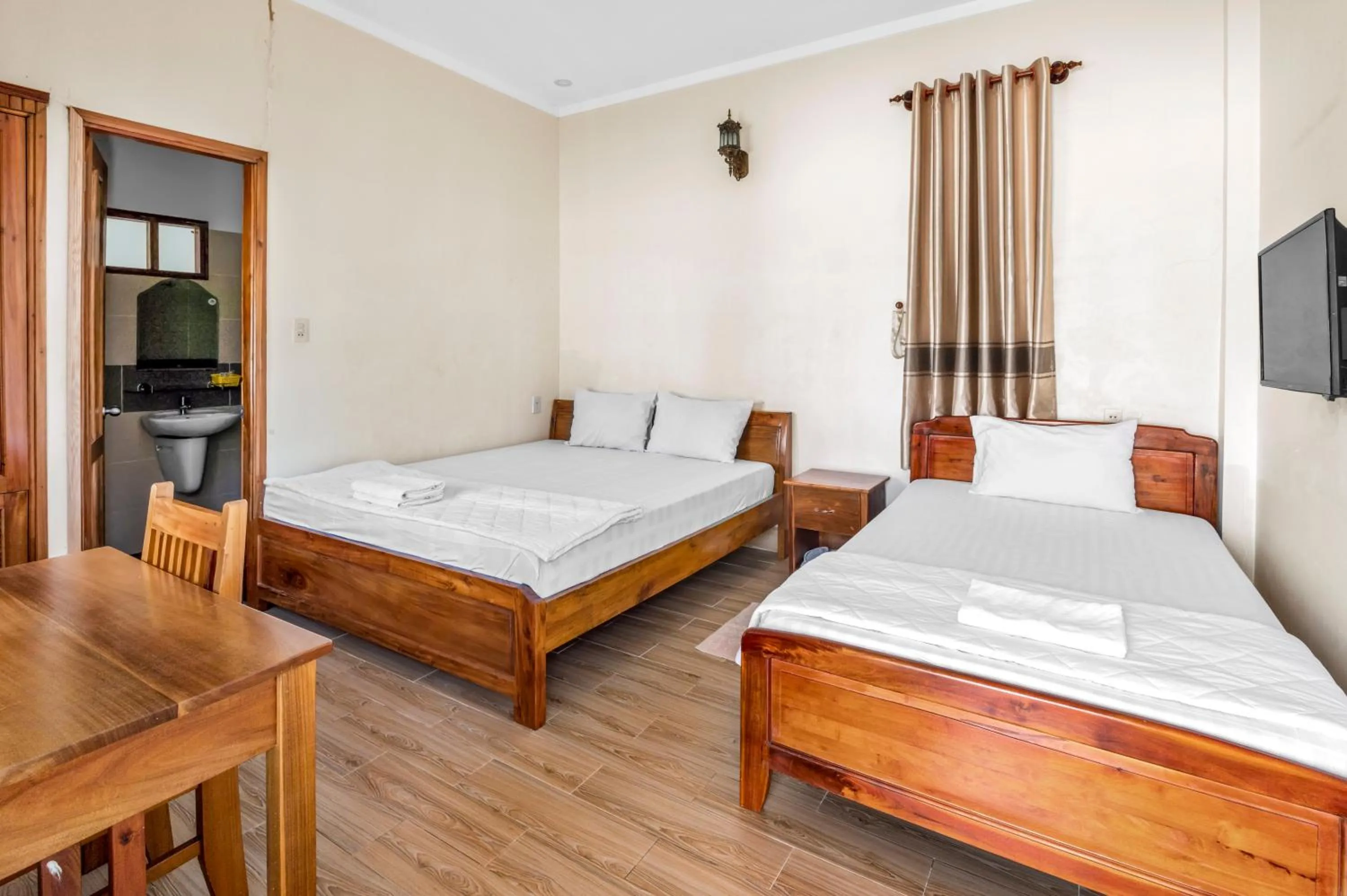 Bed in Nhat Huy Bungalow Phu Quoc