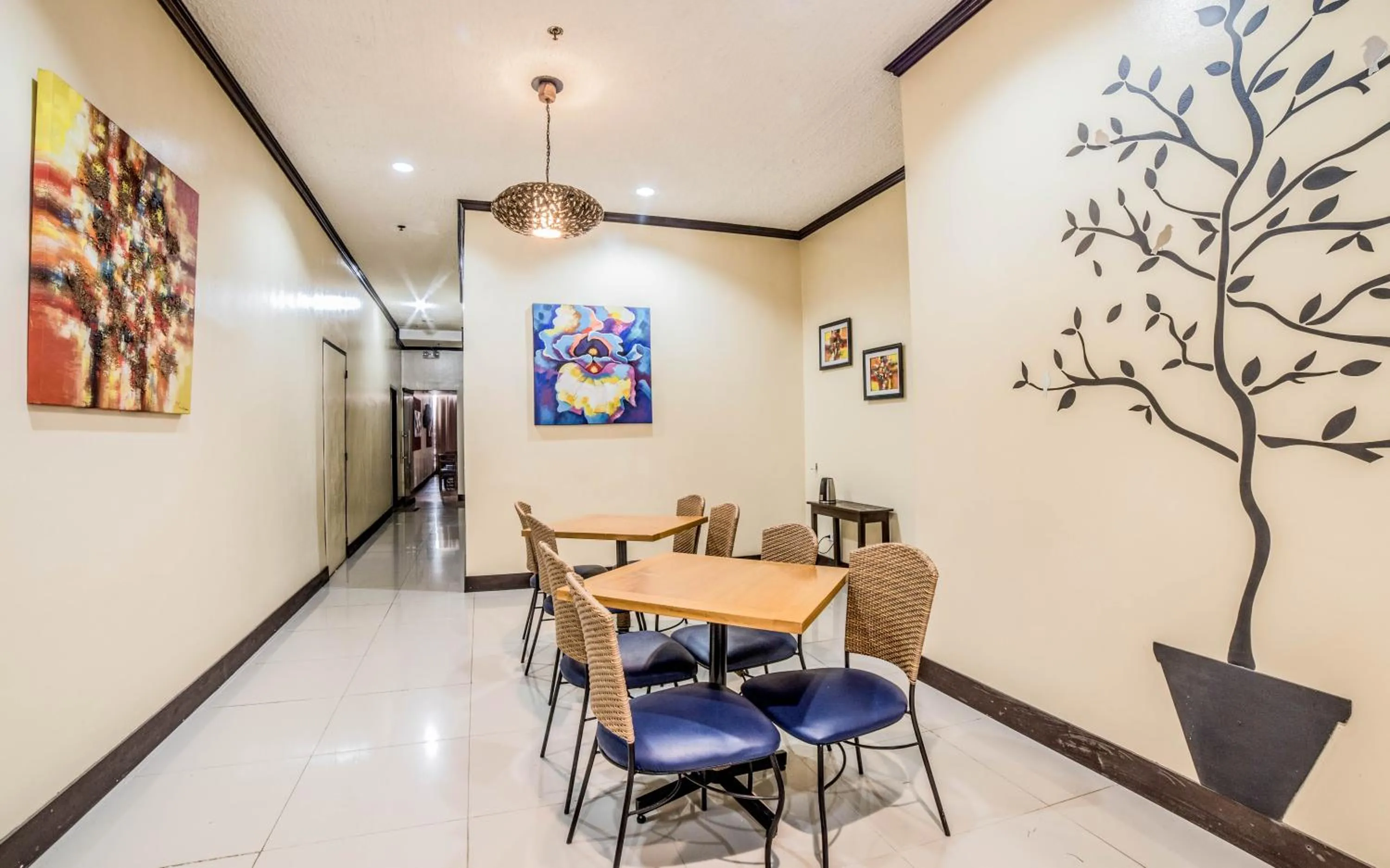 Seating area in RedDoorz Plus near Rizal Junction