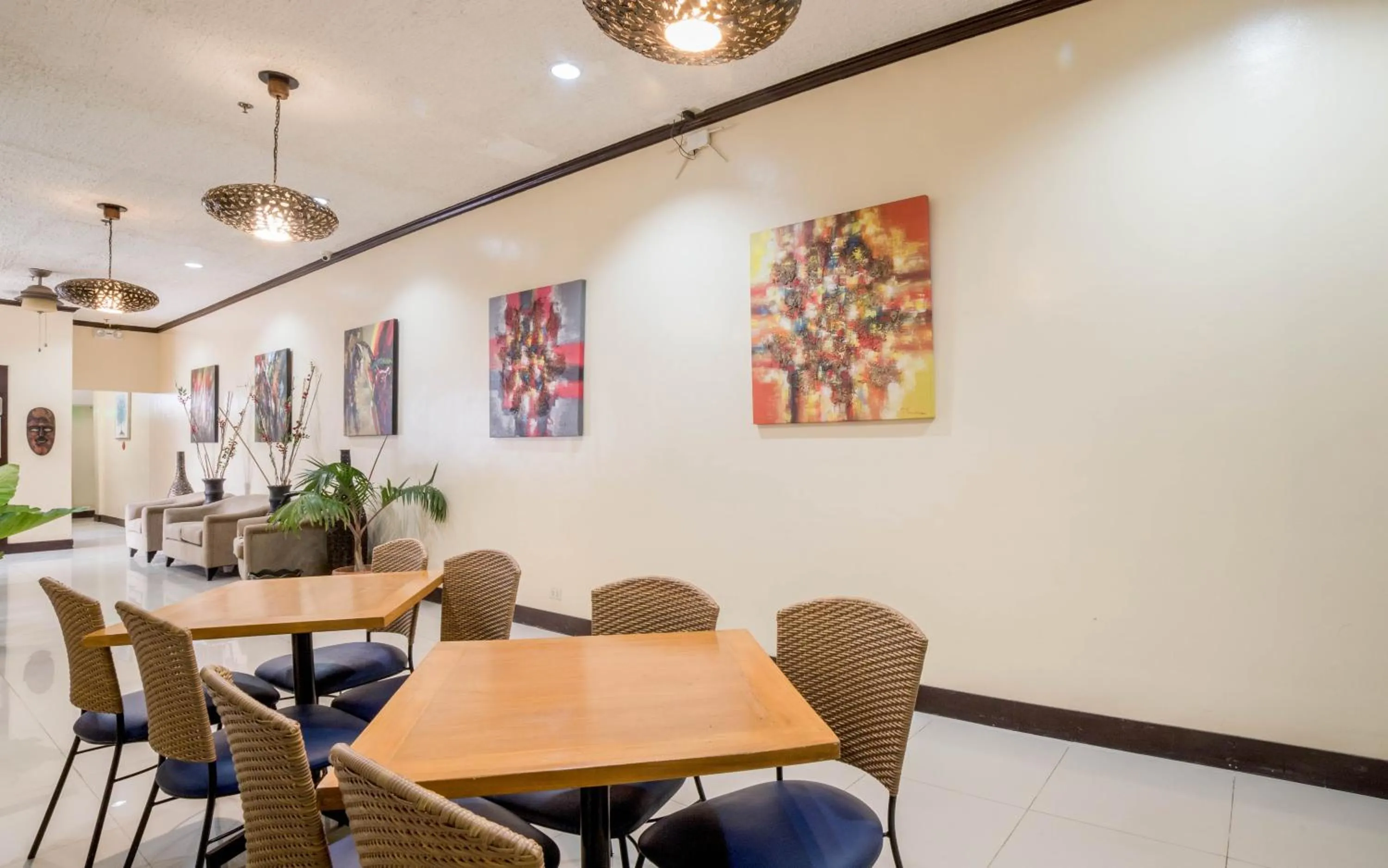 Seating area in RedDoorz Plus near Rizal Junction