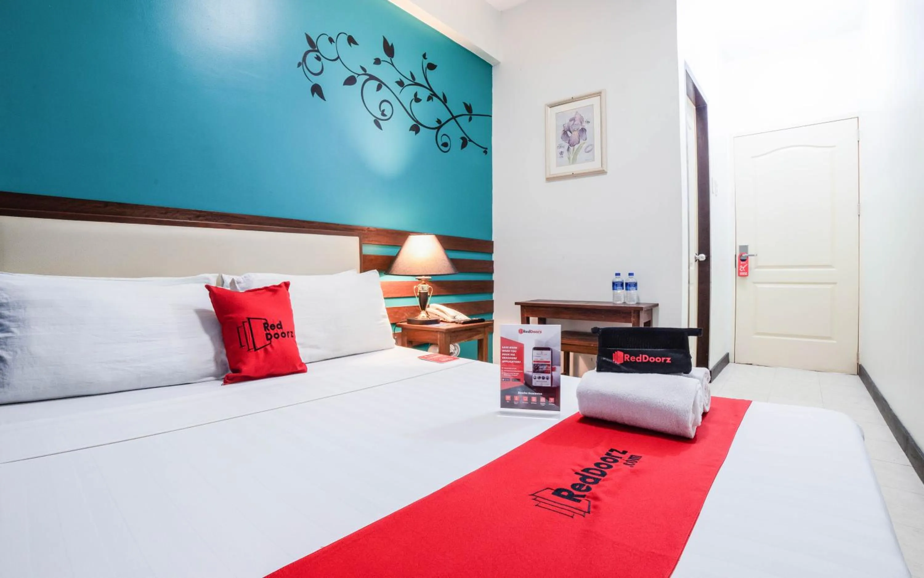 Bedroom, Bed in RedDoorz Plus near Rizal Junction