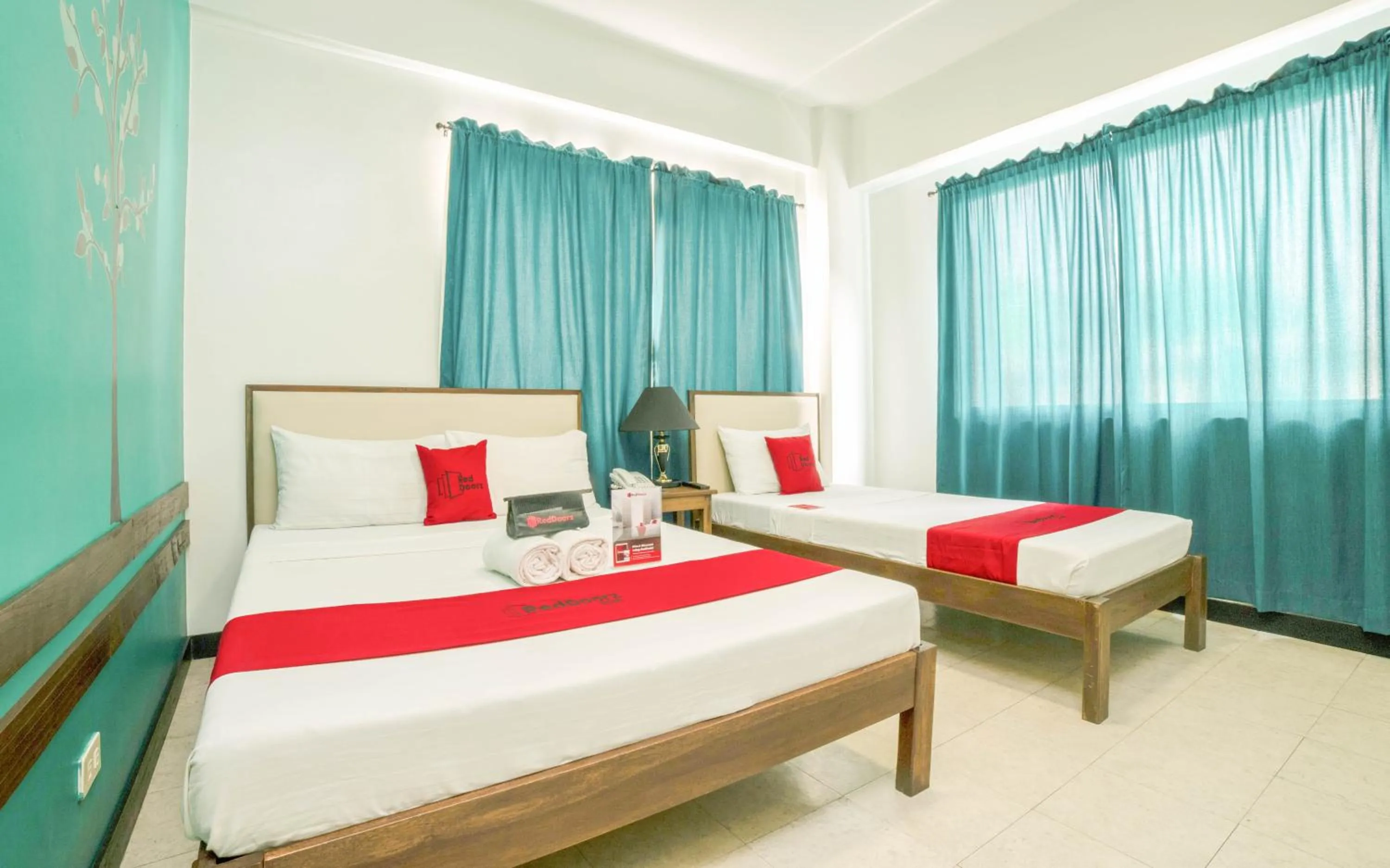 Bedroom, Bed in RedDoorz Plus near Rizal Junction
