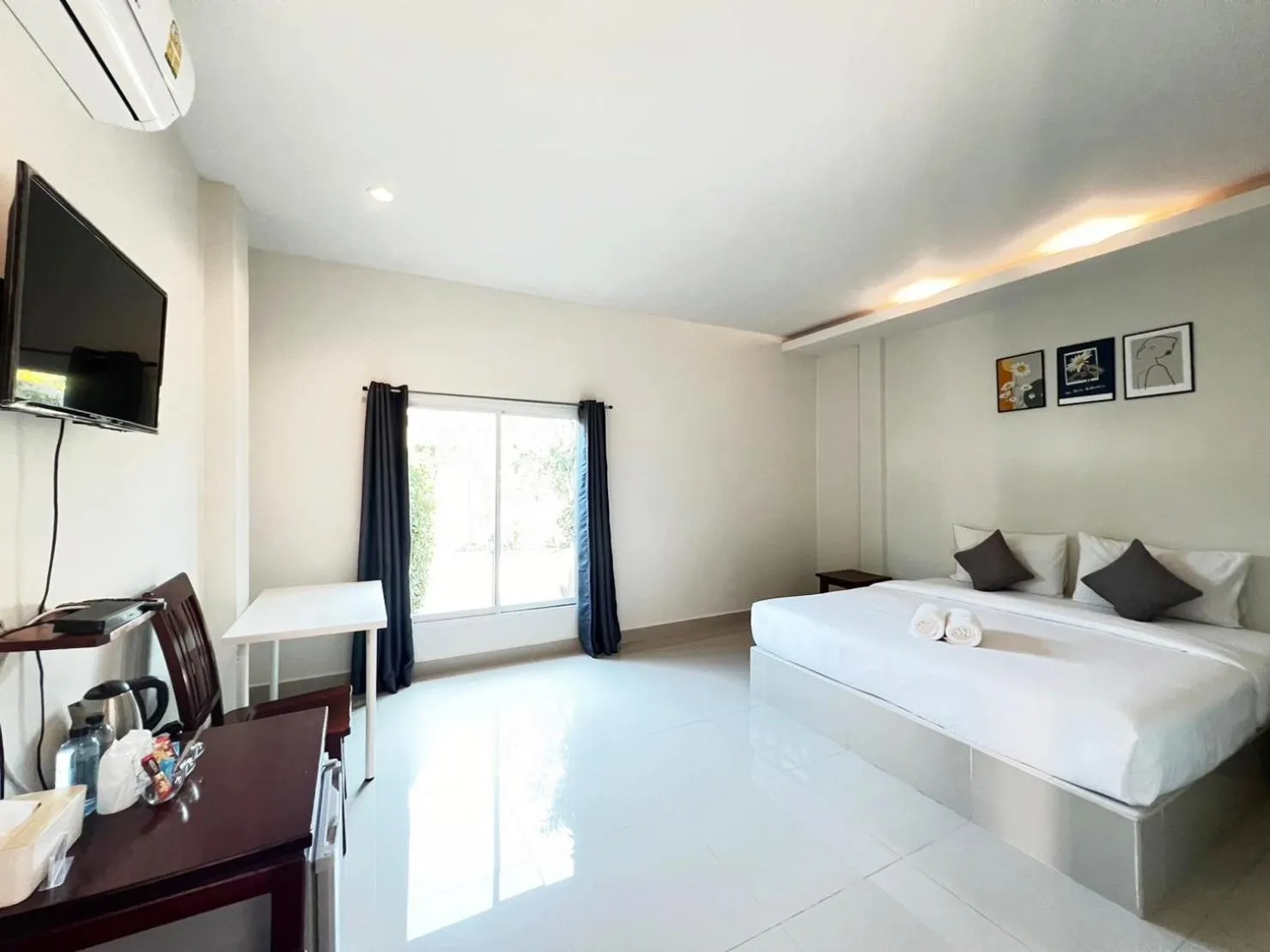 Bed in On Green Resort