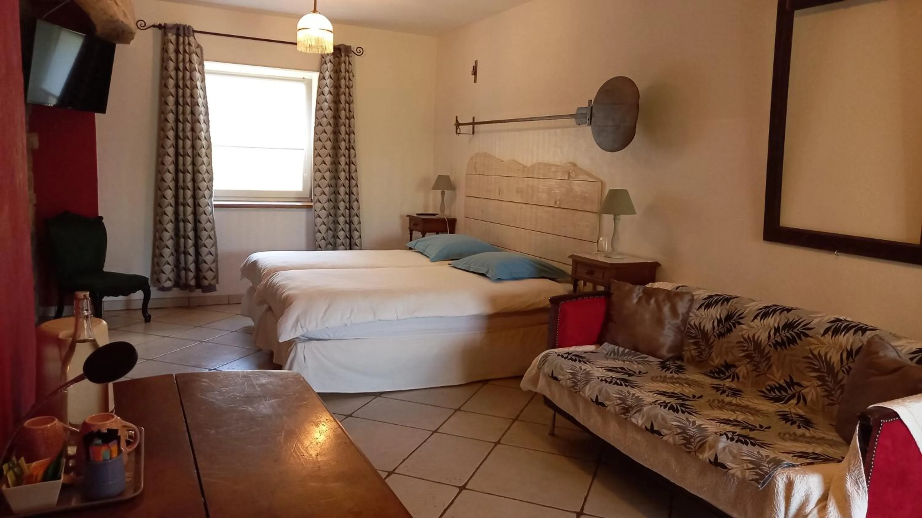 Photo of the whole room, Bed in Hagebuche