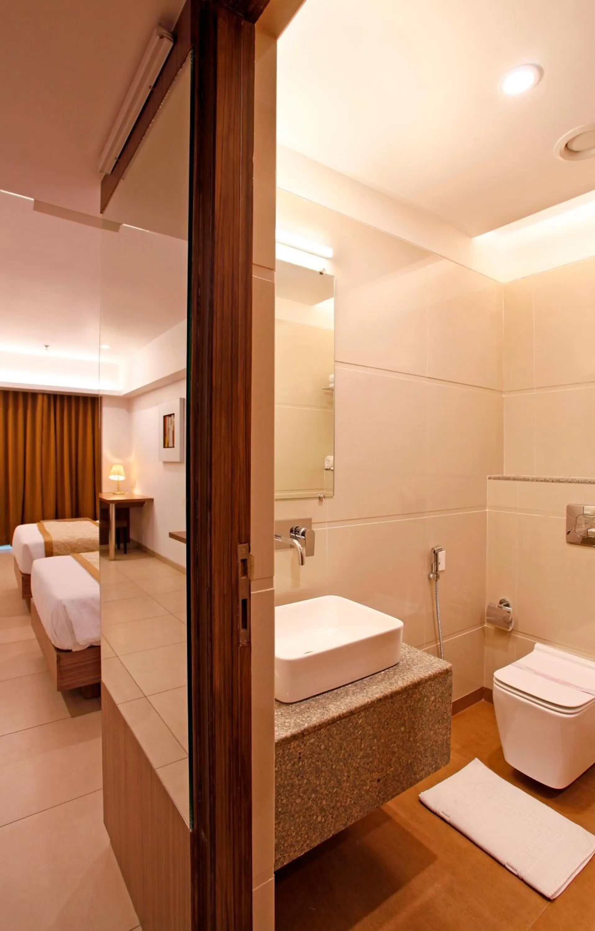 Bathroom in Hotel Dwarkamai