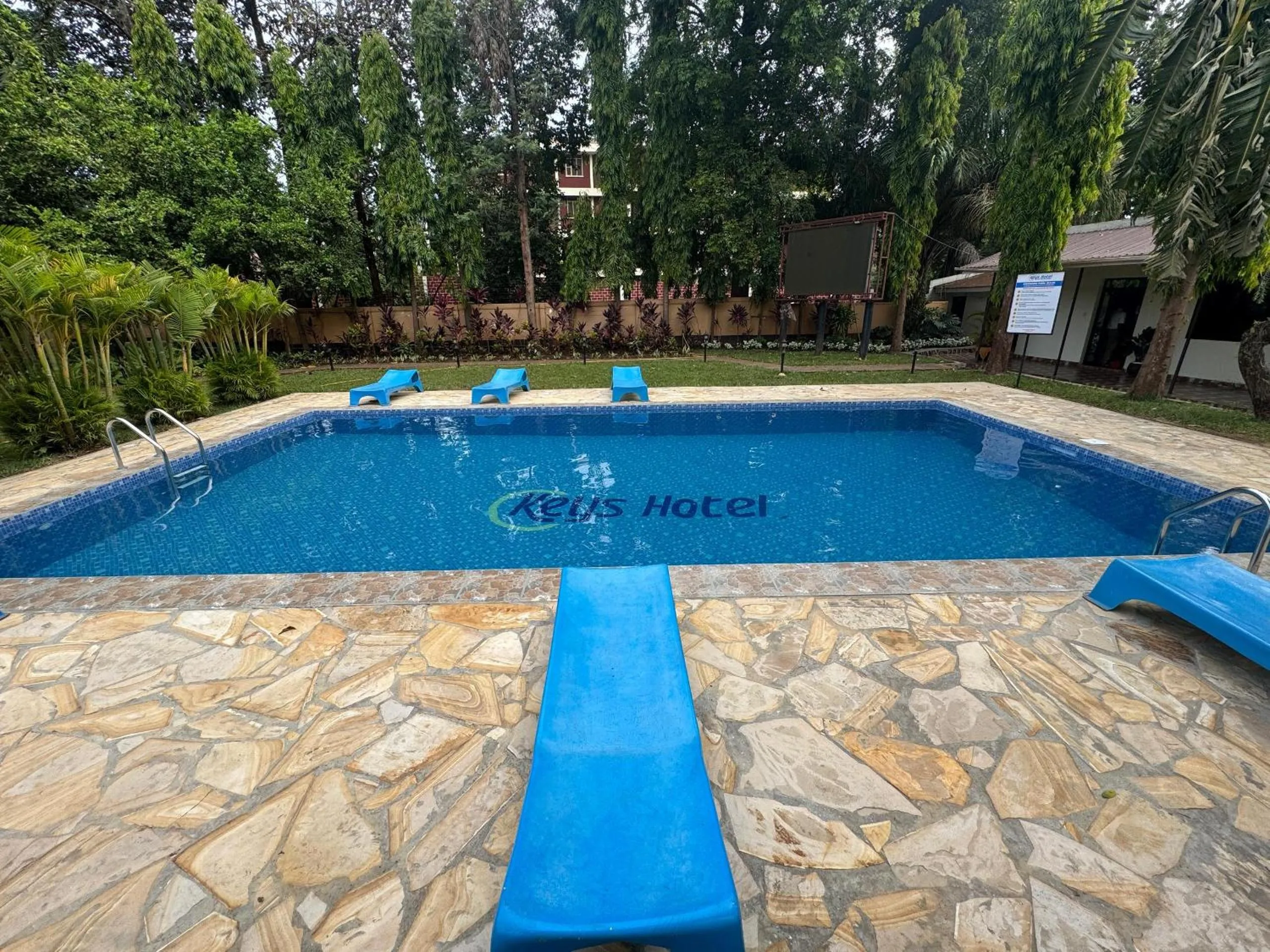 Swimming pool in Keys Hotel