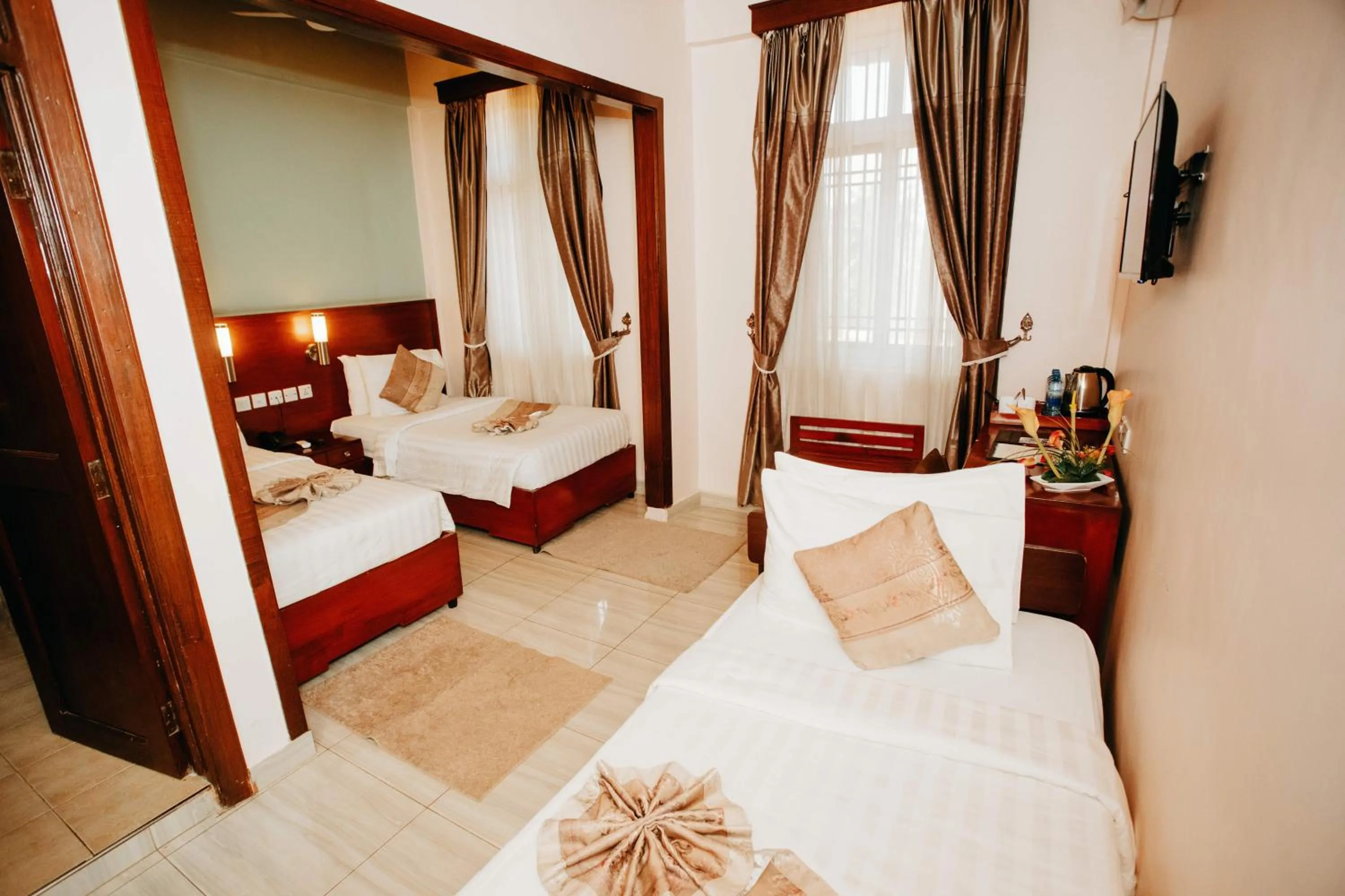 Bedroom, Bed in Keys Hotel