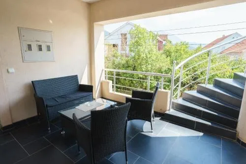 Apartments Lora