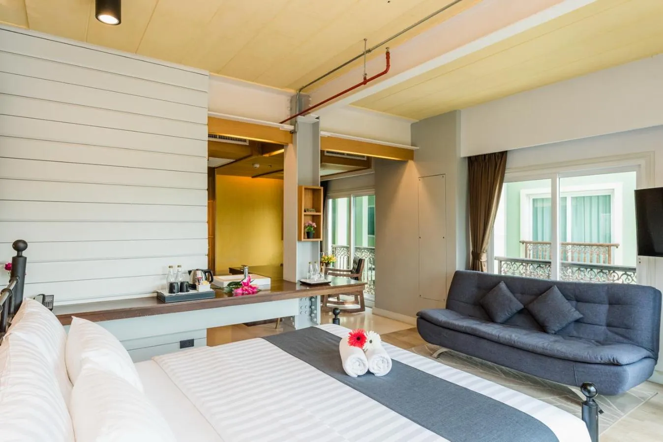 Bedroom, Bed in Dang Derm In The Park Khaosan