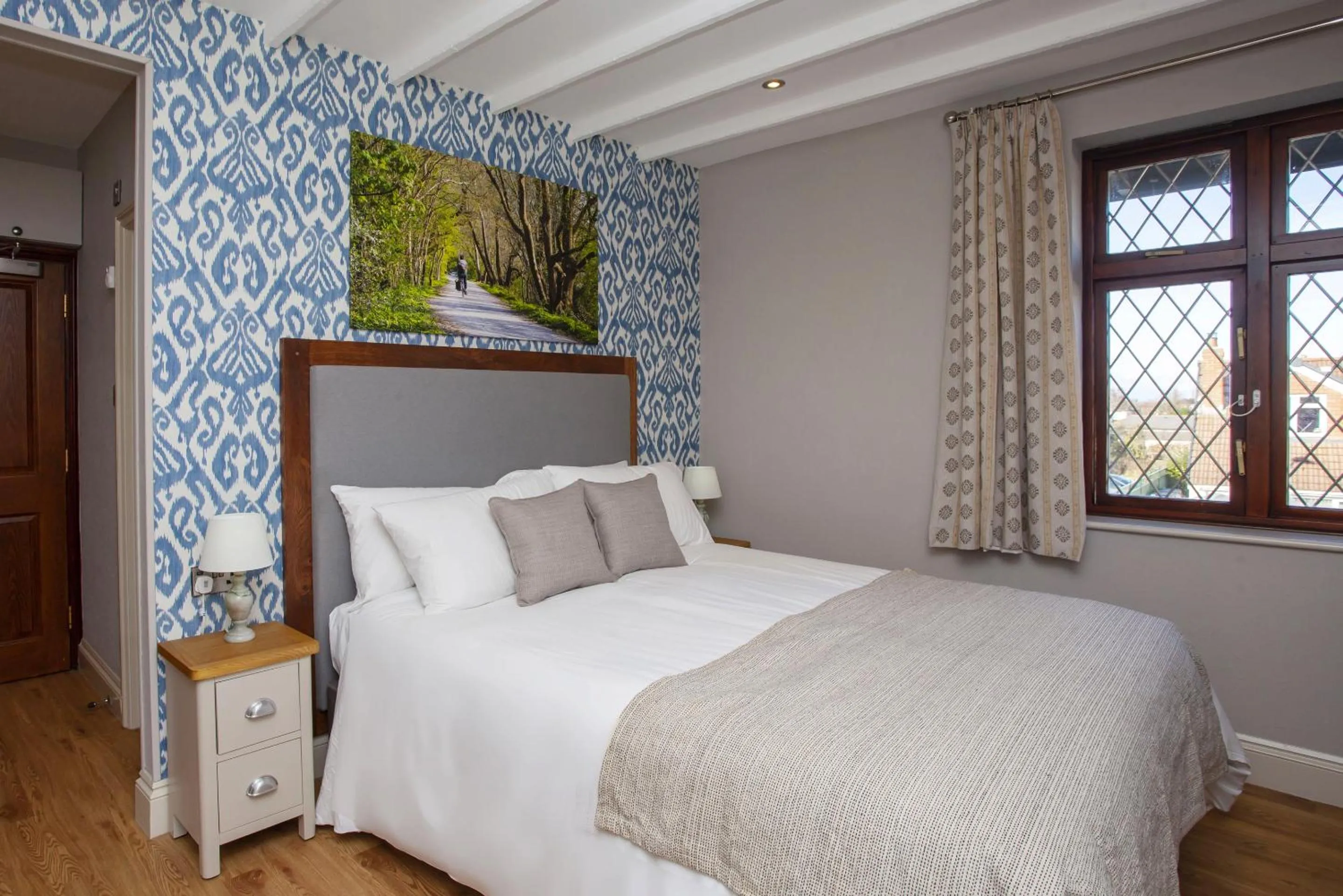 Bedroom, Bed in The Woodborough Inn