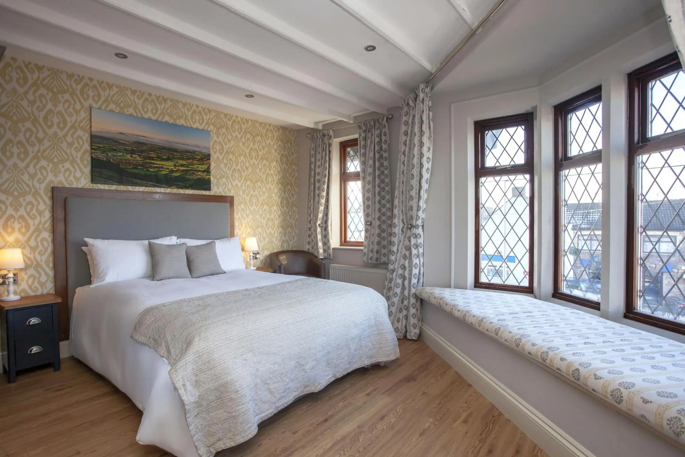 Bedroom, Bed in The Woodborough Inn