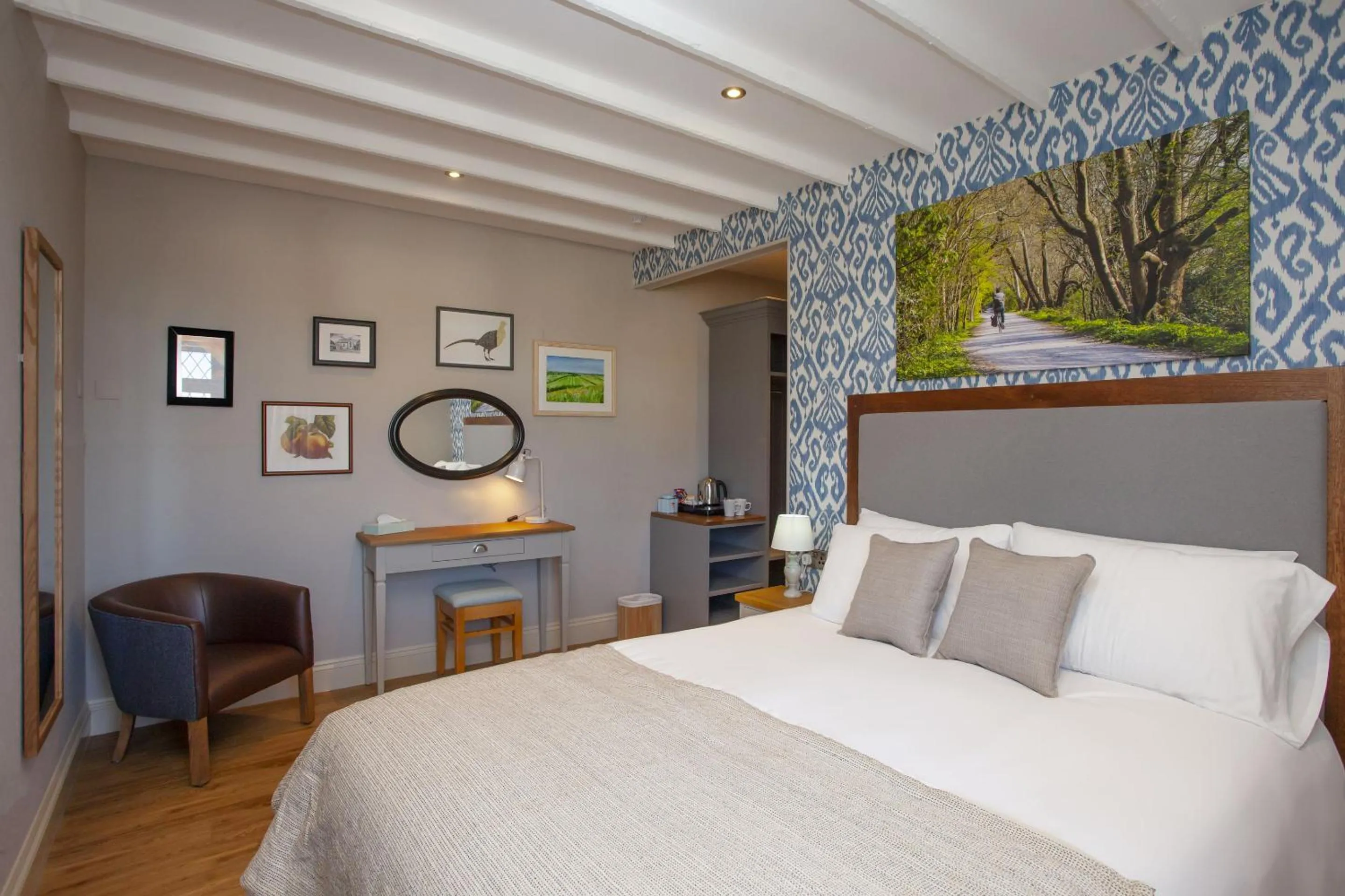 Bedroom, Bed in The Woodborough Inn