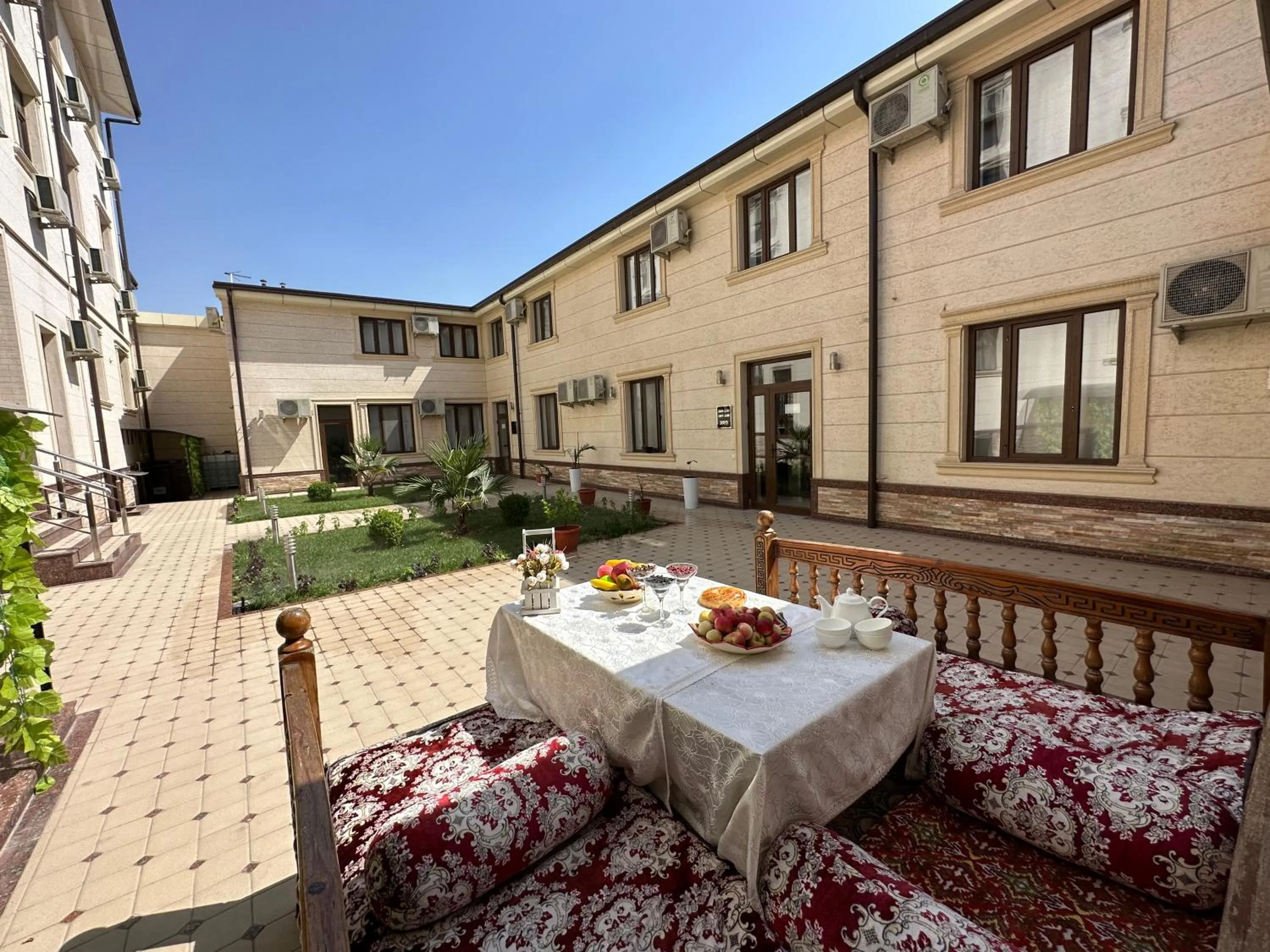 Property building in Grand ART