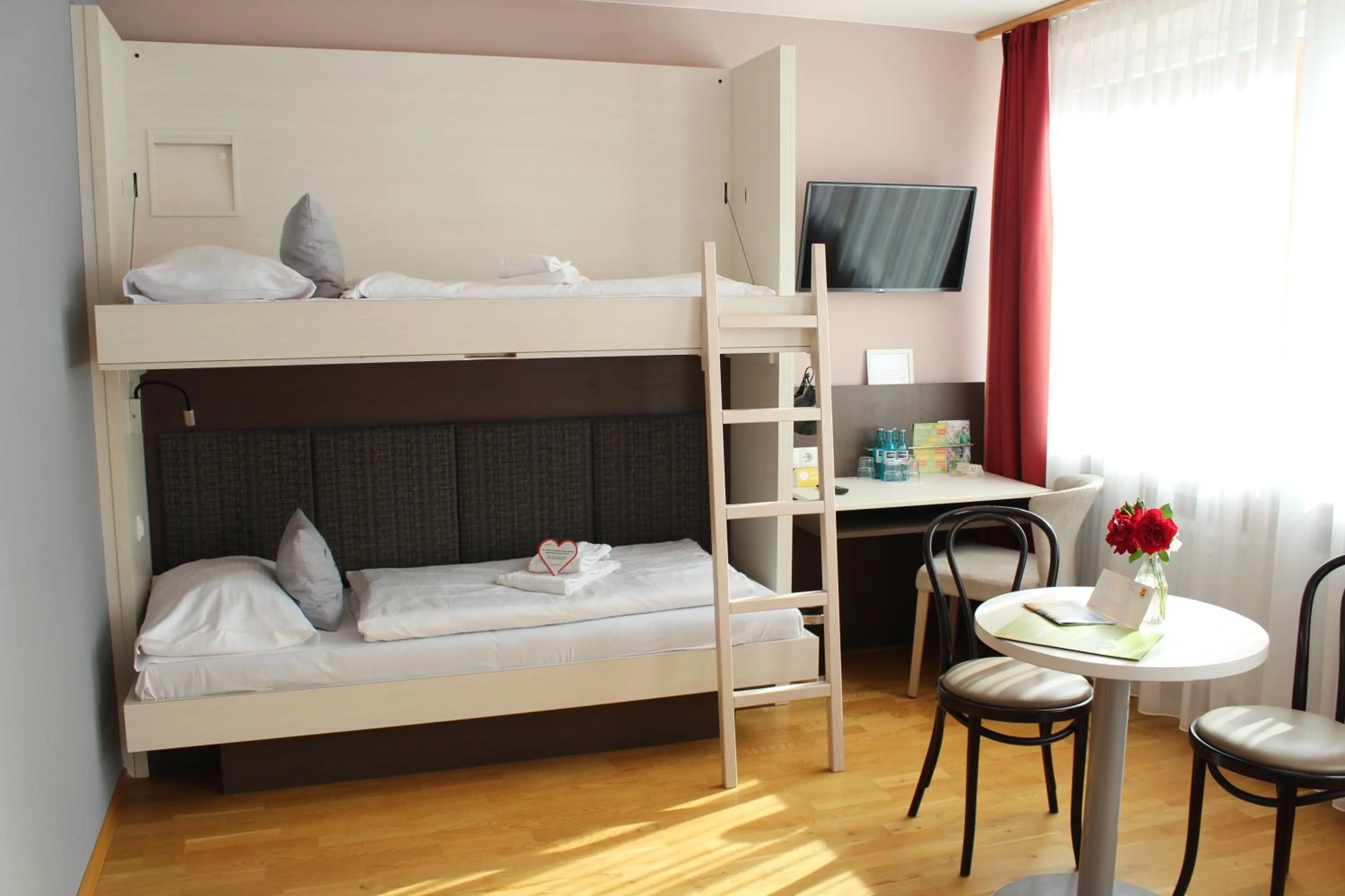 Family, Bed in JUFA Hotel Königswinter/Bonn