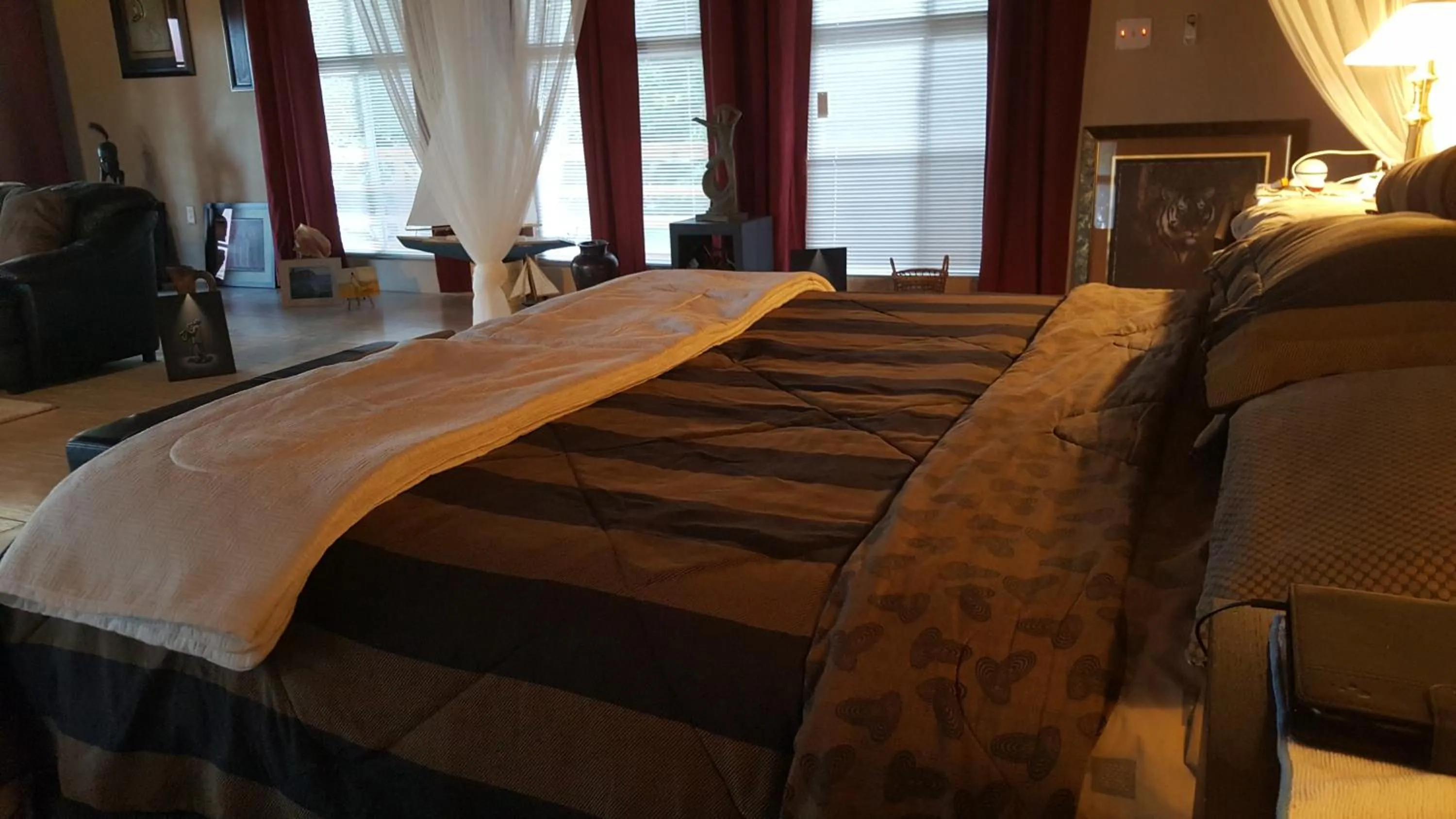 Photo of the whole room, Bed in Carolina Point Resort