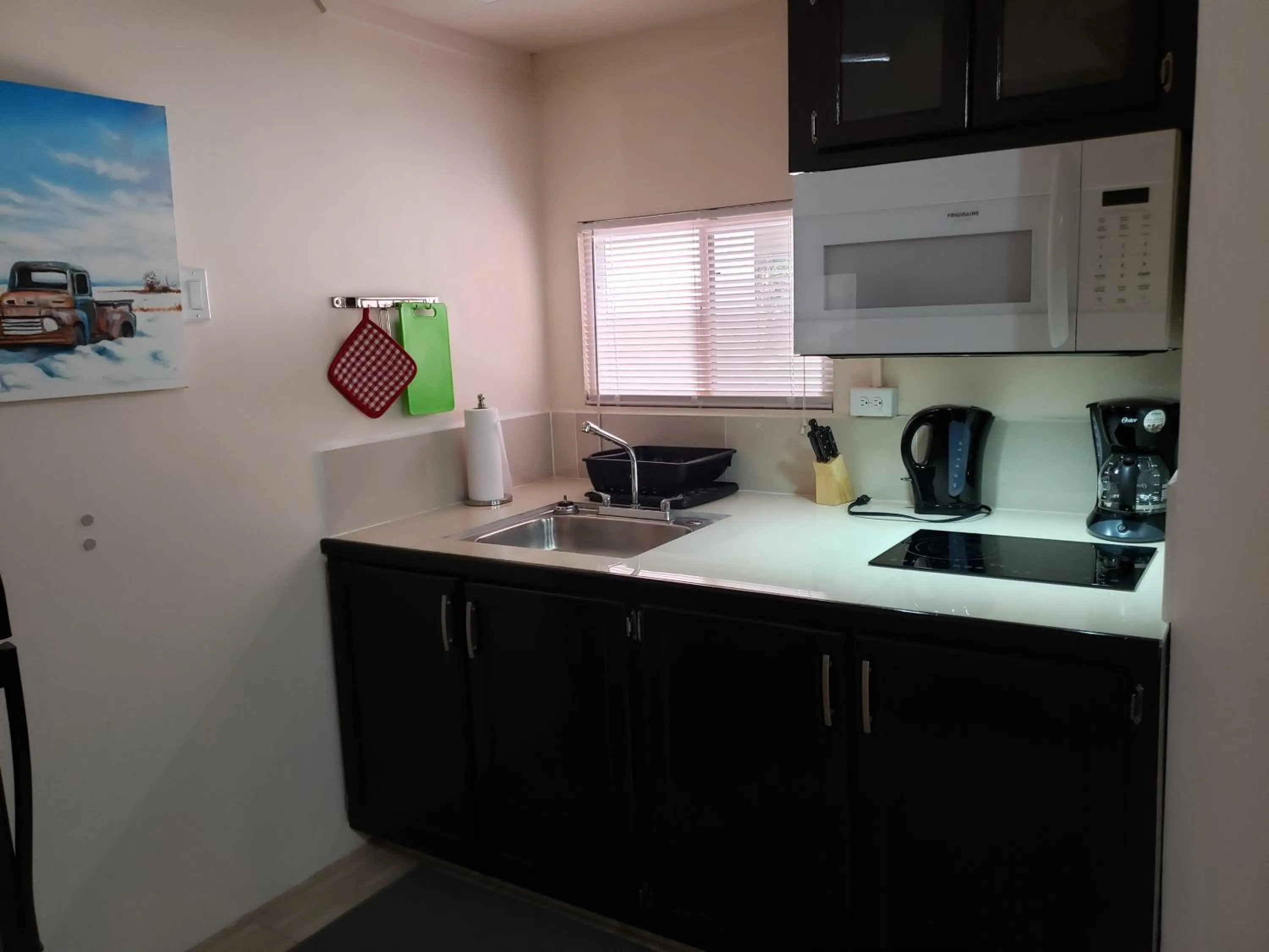 Coffee/tea facilities in Carolina Point Resort