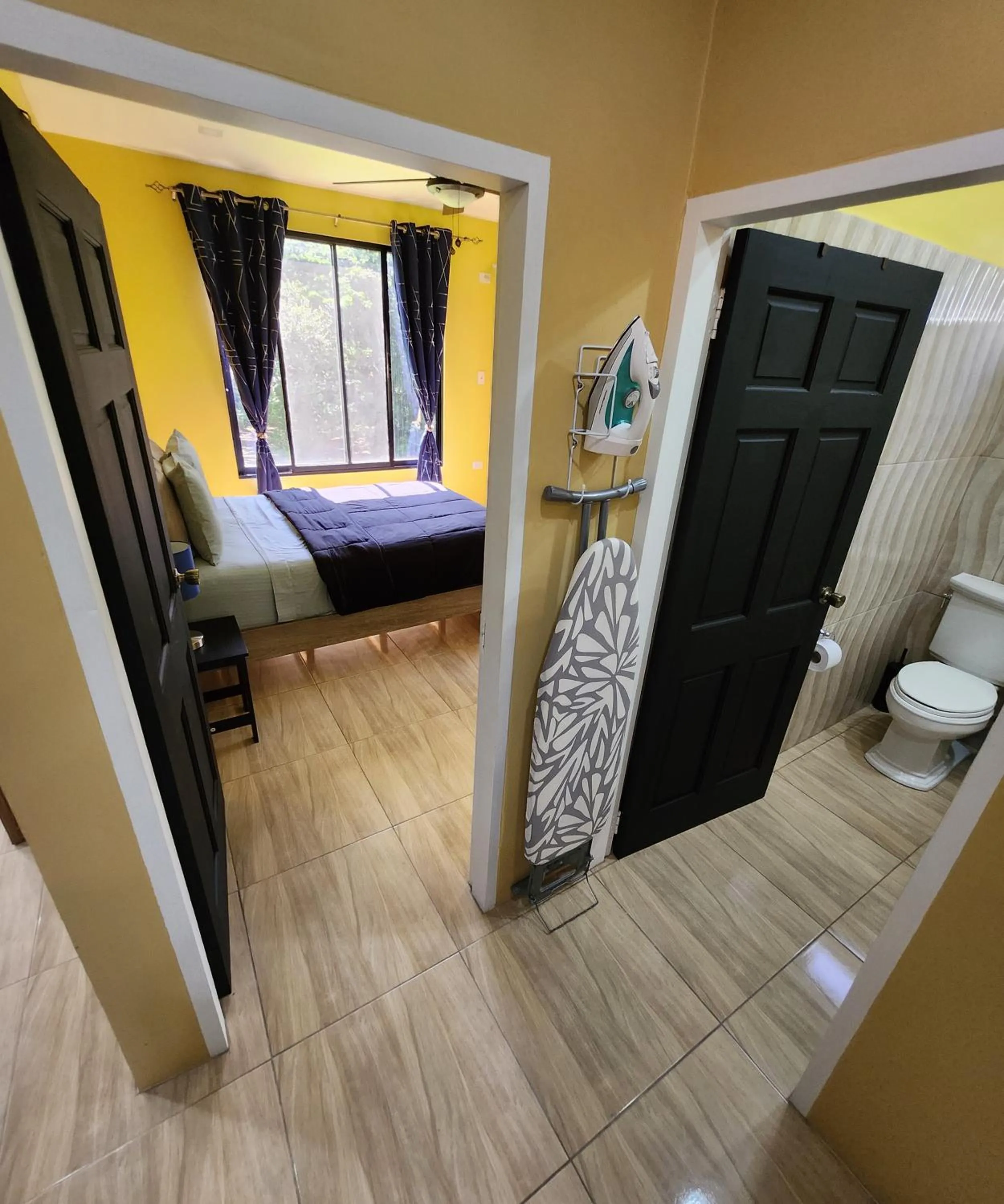 Toilet, Bed in Carolina Point Resort