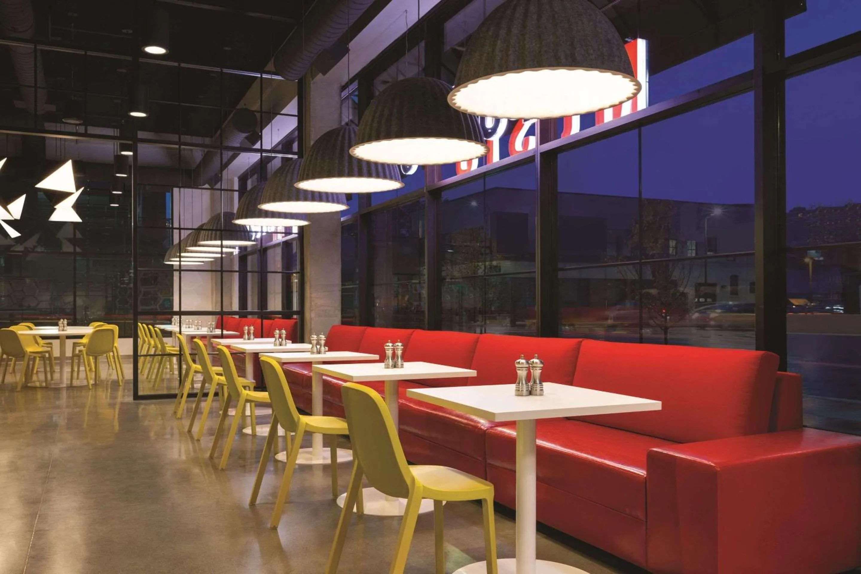 Lounge or bar in Radisson Red Minneapolis Downtown