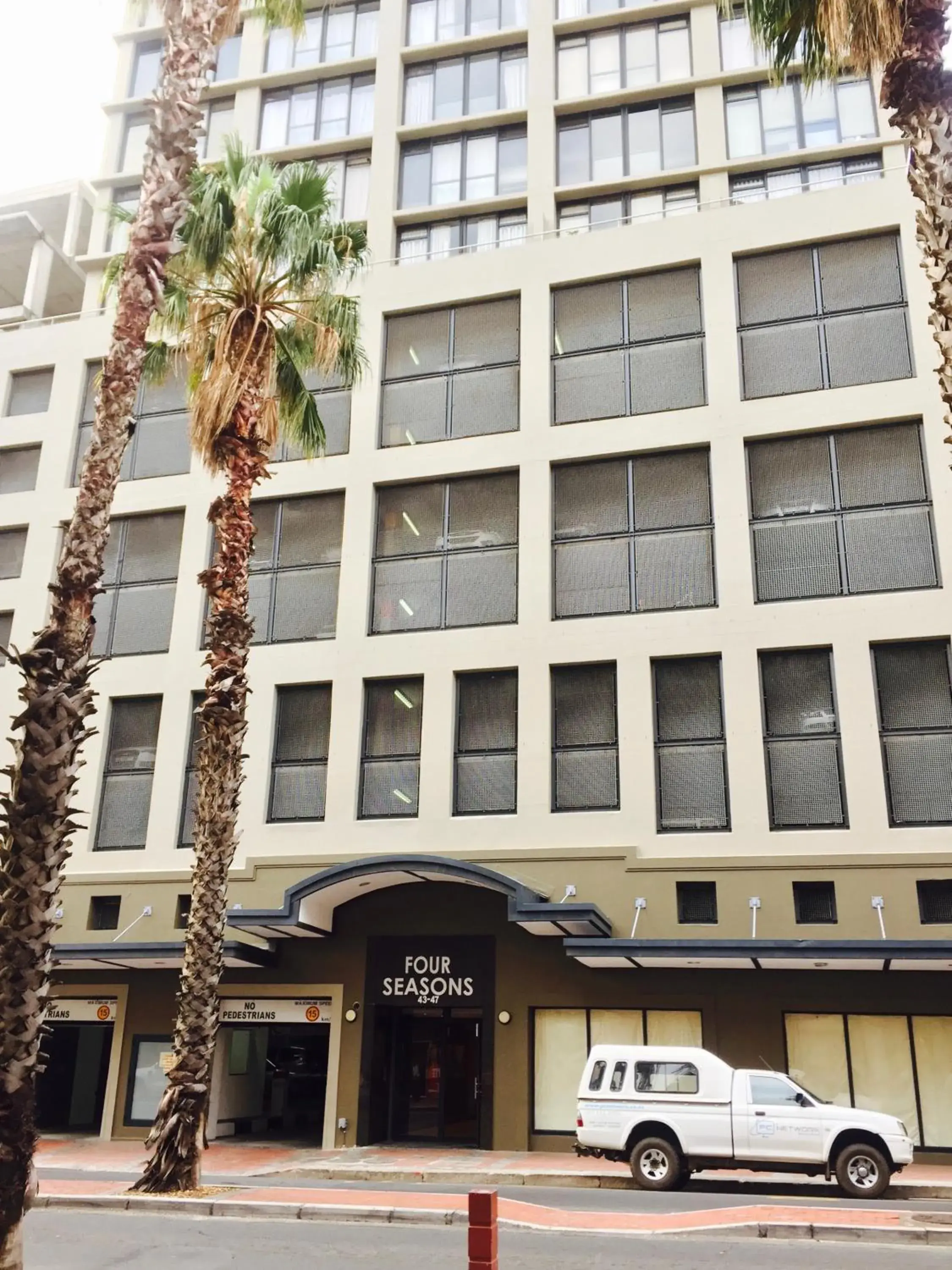 Apartment in Urban Oasis At The Four Seasons Apartment in Urban Oasis At The Four Seasons