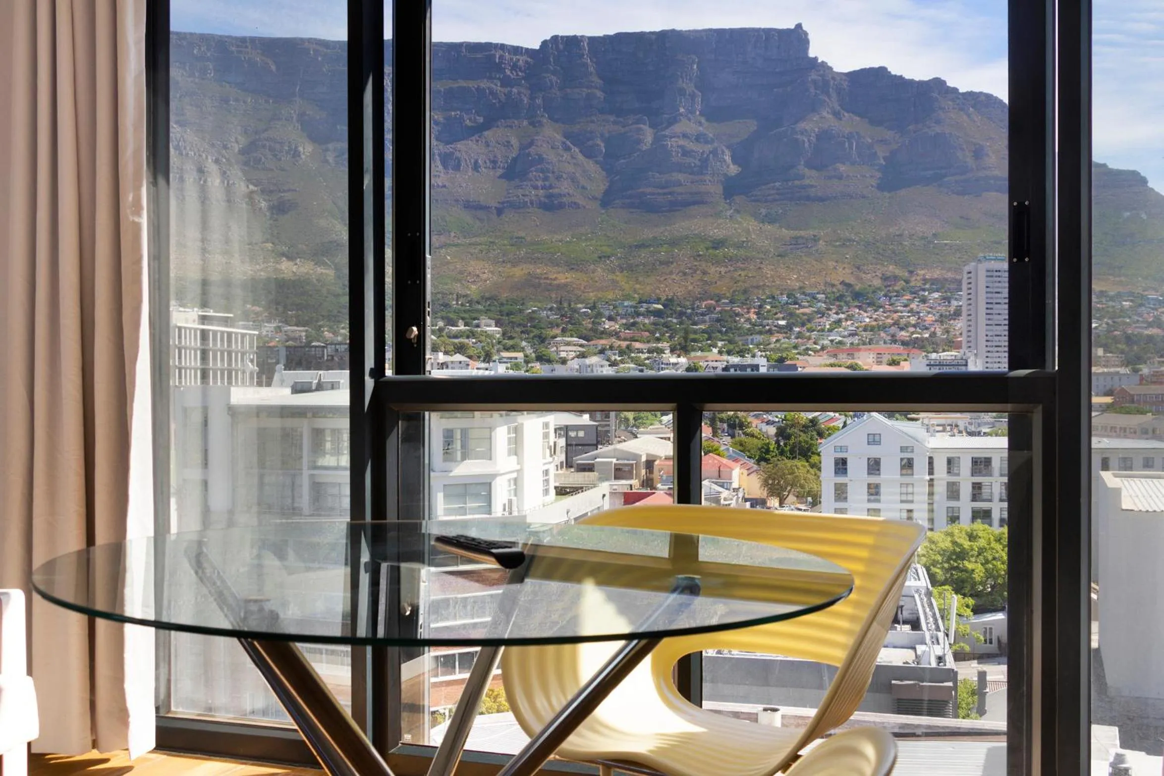 Living room in Urban Oasis At The Four Seasons