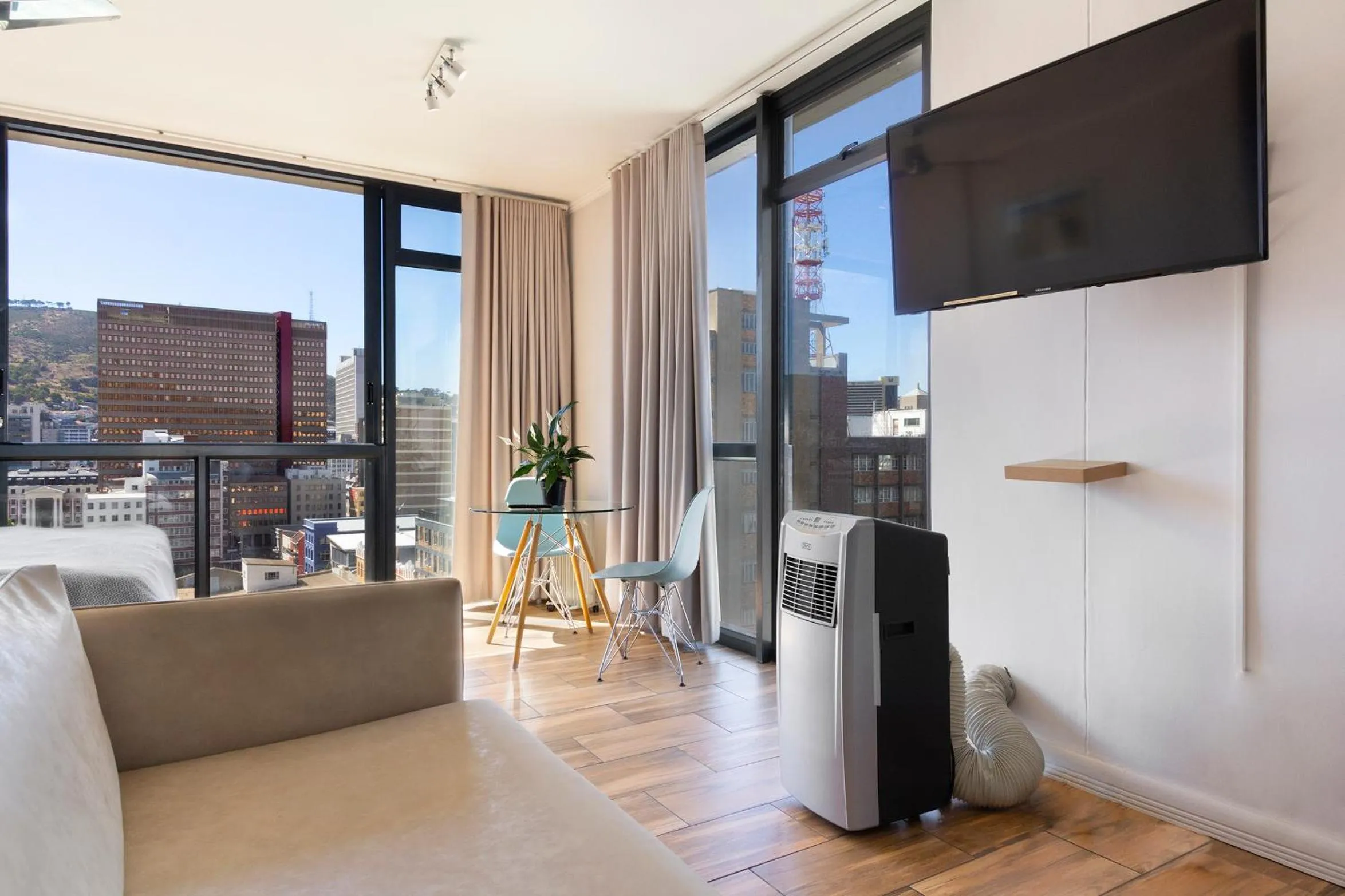 Living room in Urban Oasis At The Four Seasons