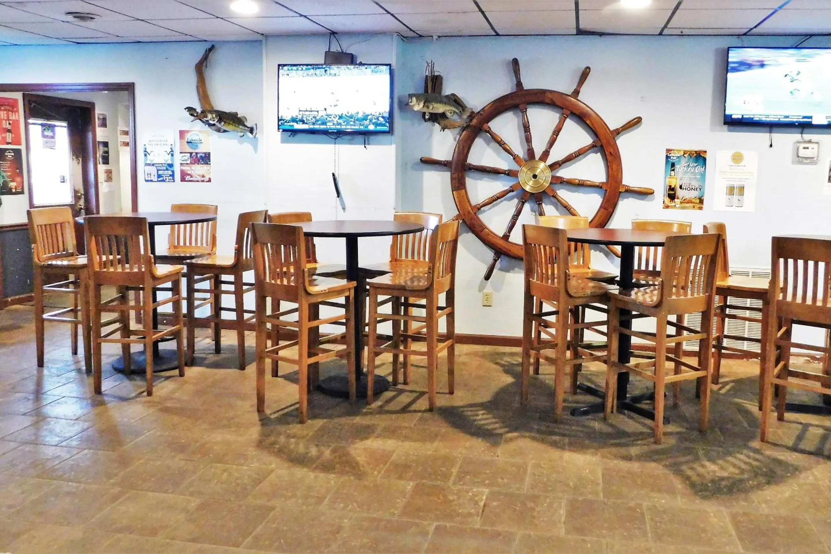 Restaurant/places to eat in Lakeview Inn