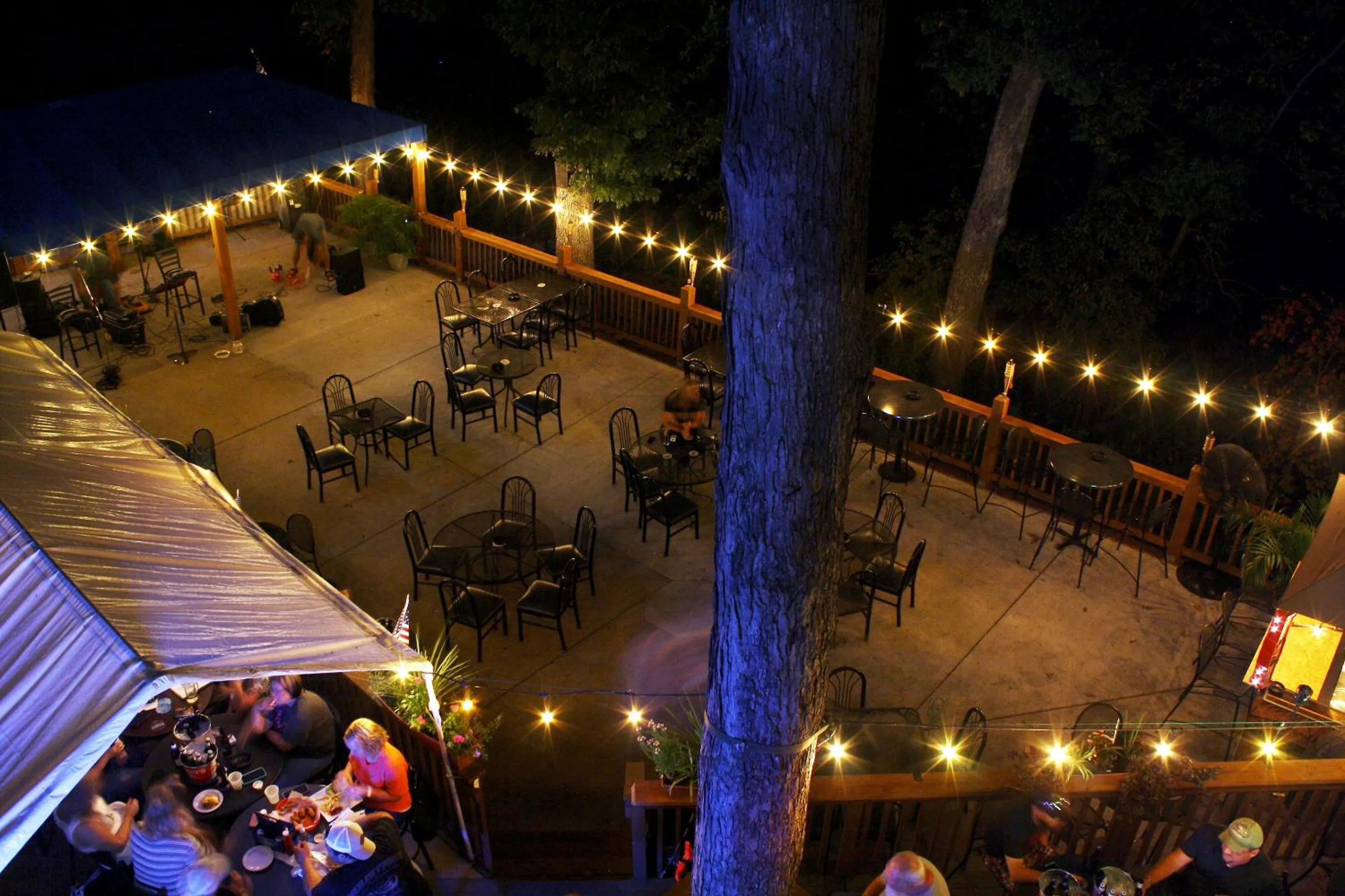 Lounge or bar in Lakeview Inn