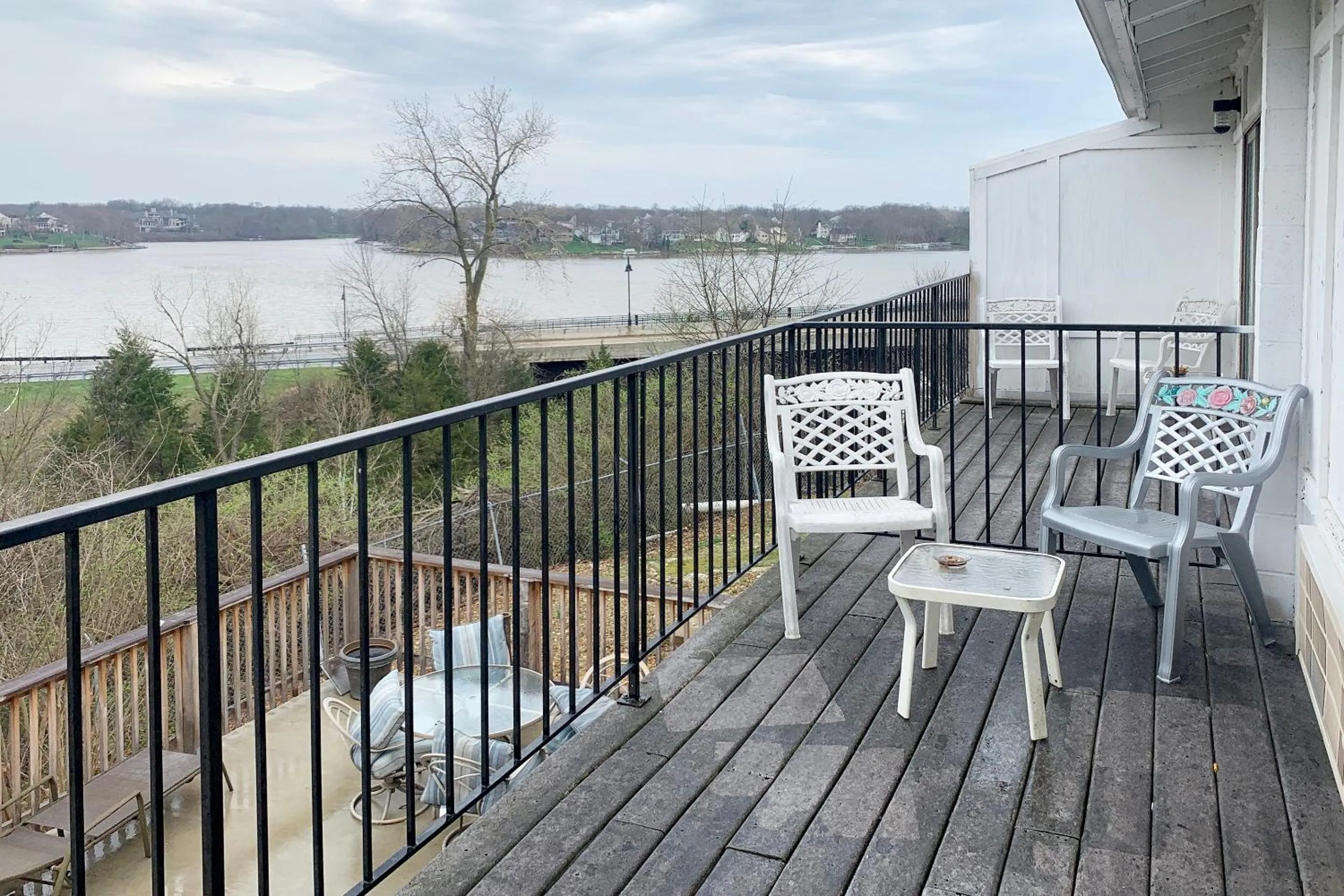 Balcony/Terrace in Lakeview Inn