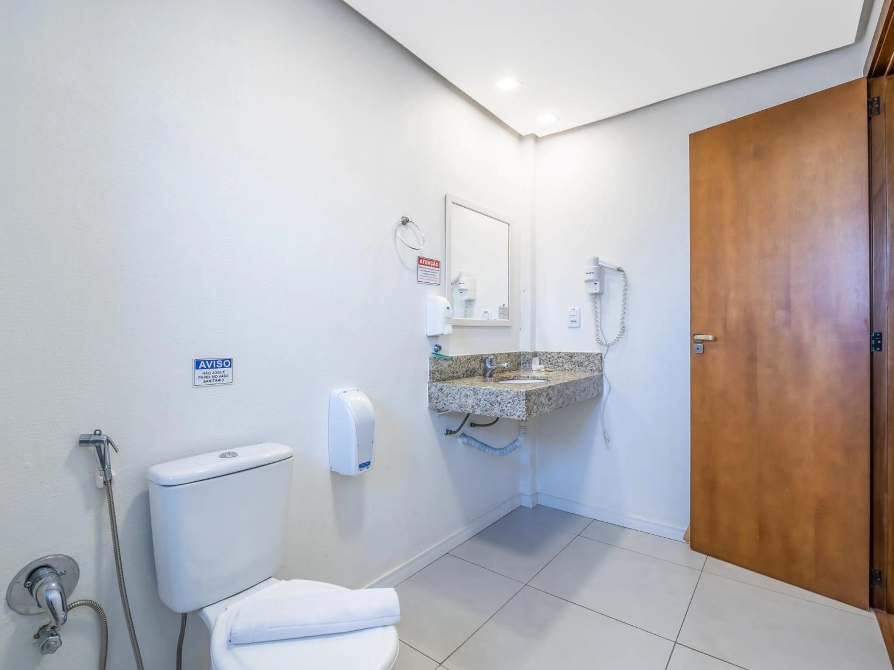 Shower in Alameda Alegra Hotel