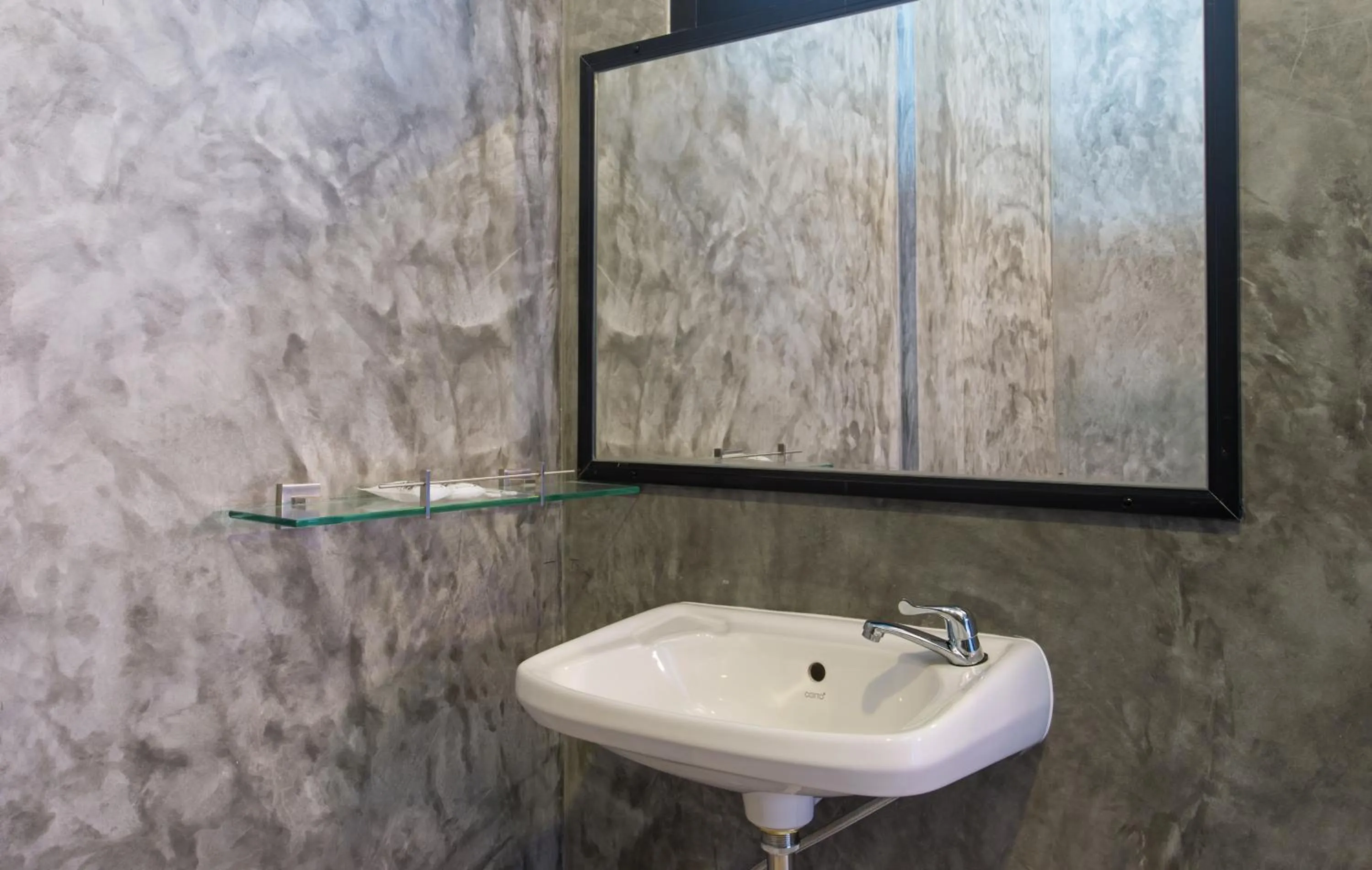 Bathroom in Amity Poshtel