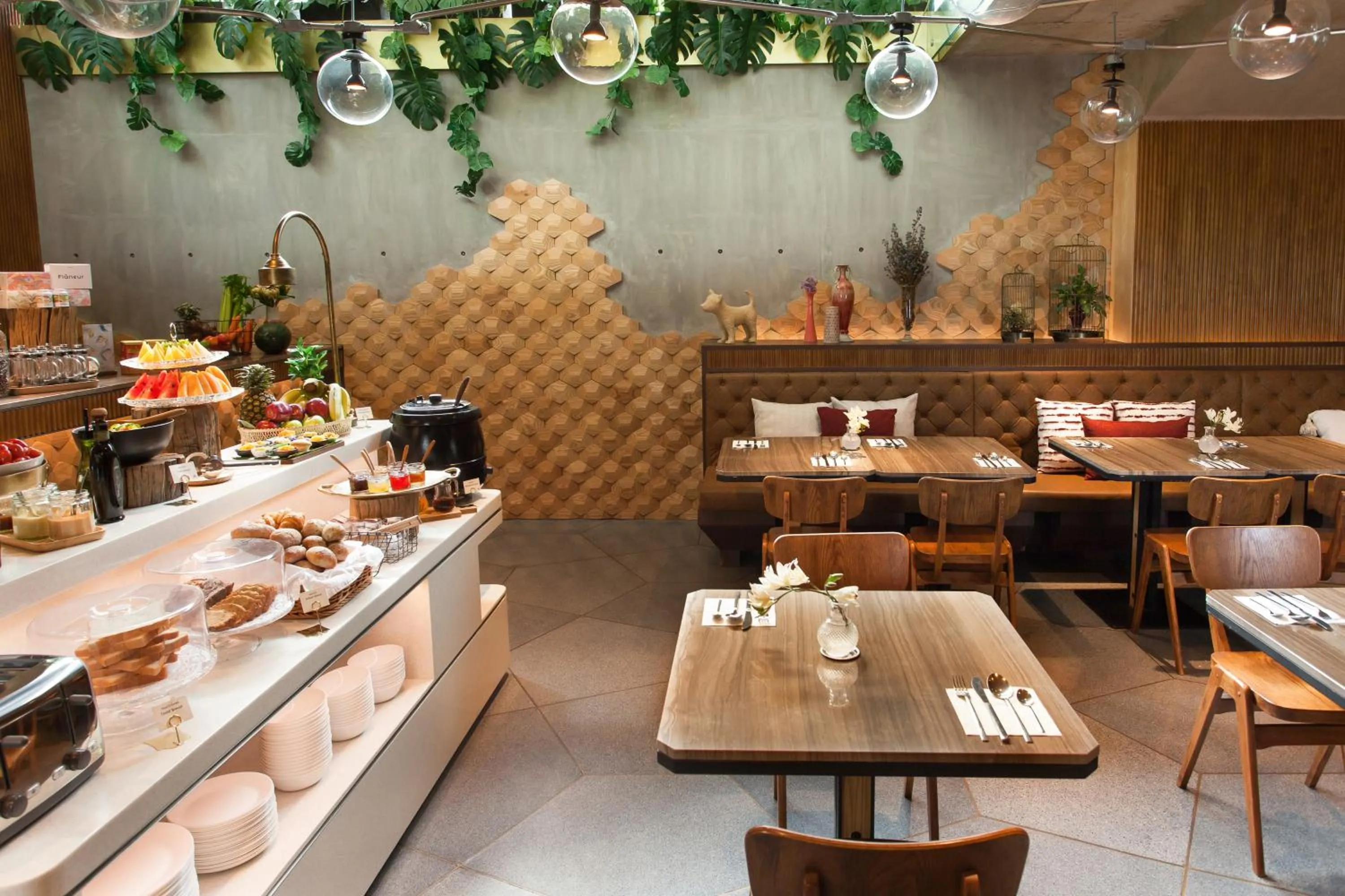 Restaurant/places to eat in Volve Hotel Bangkok