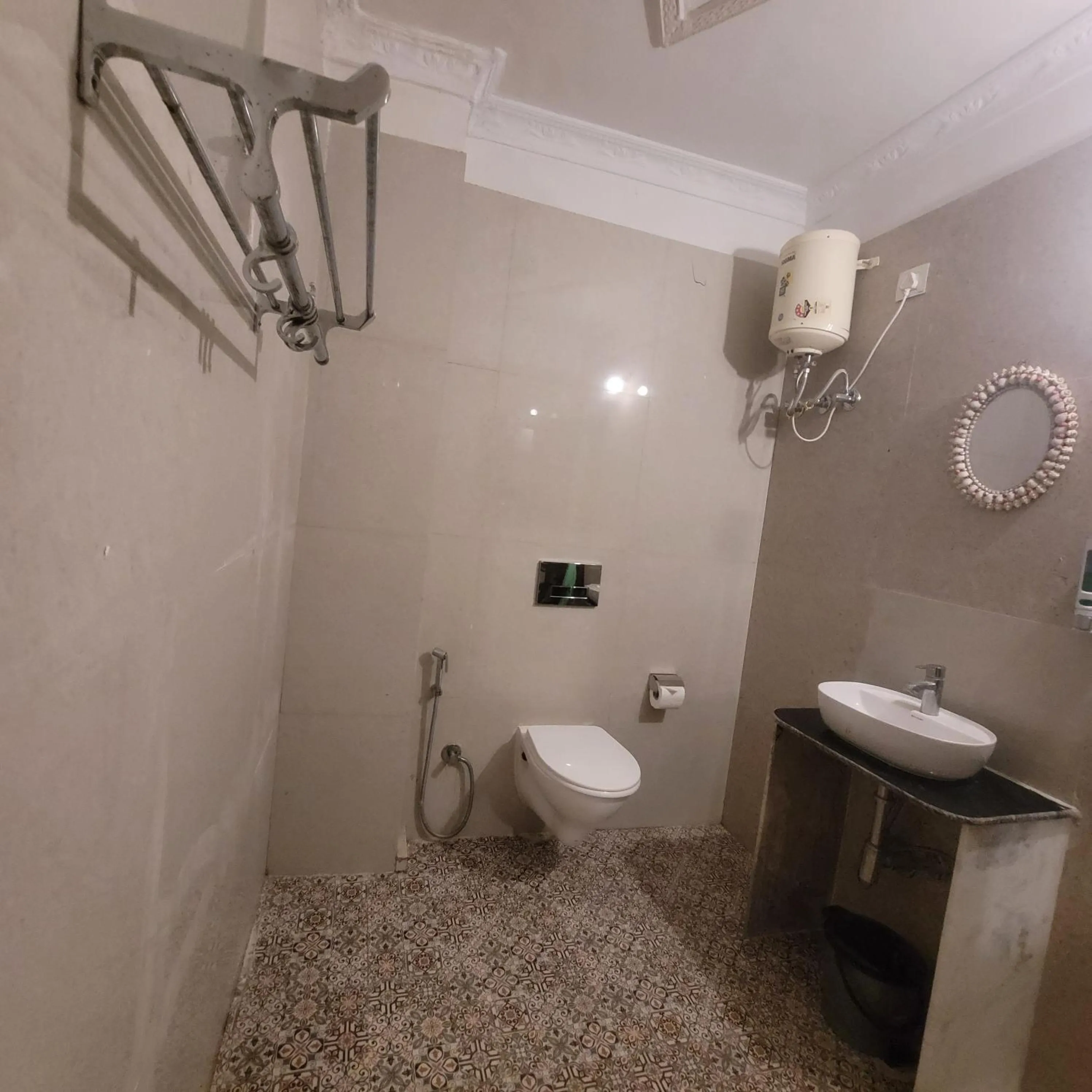 Shower in Hotel Bundi House