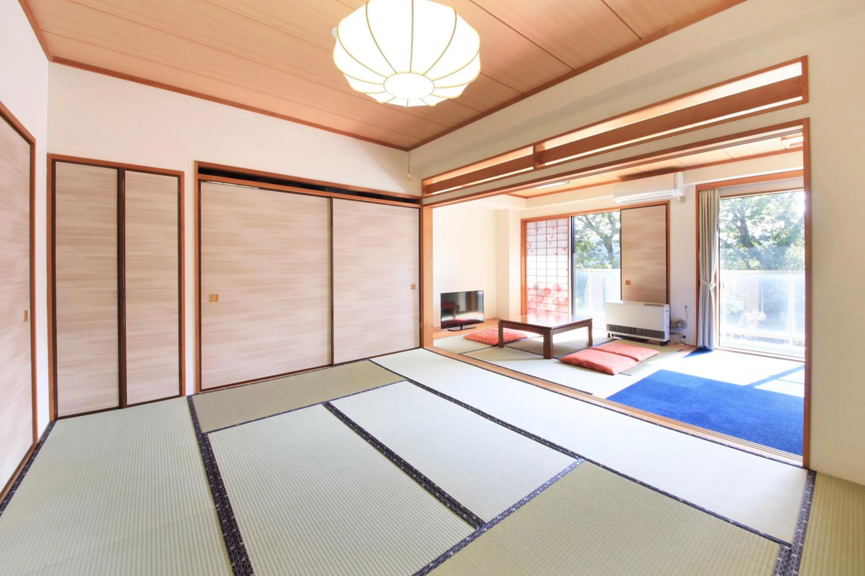 TV and multimedia, Bed in Yutorelo-an ANNEX