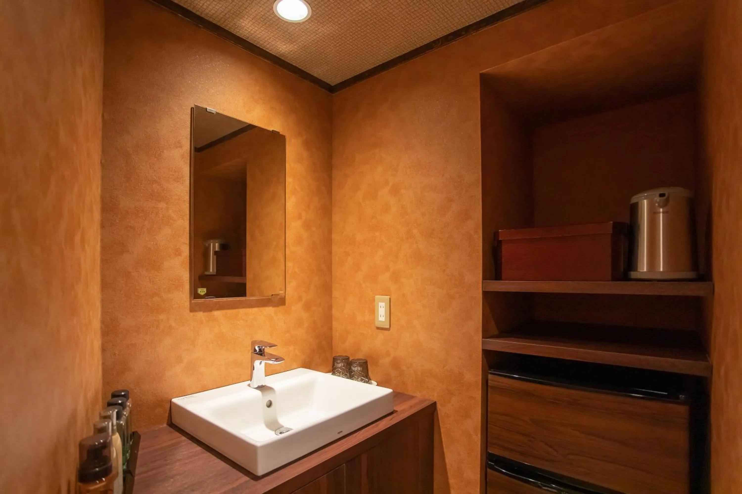 Bathroom in Izu atagawa Yubana mankai -Adult Only-