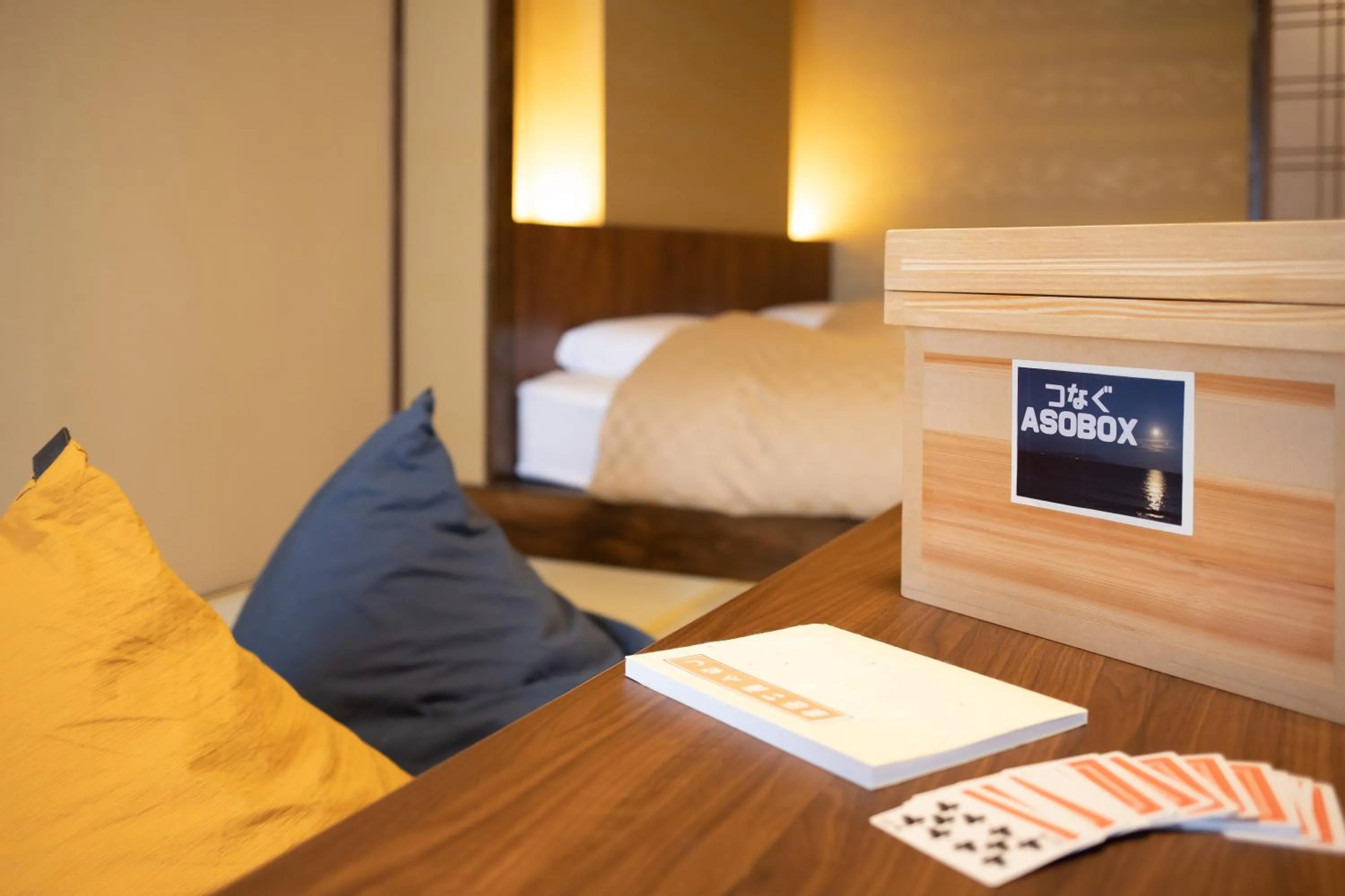 Living room, Bed in Izu atagawa Yubana mankai -Adult Only-